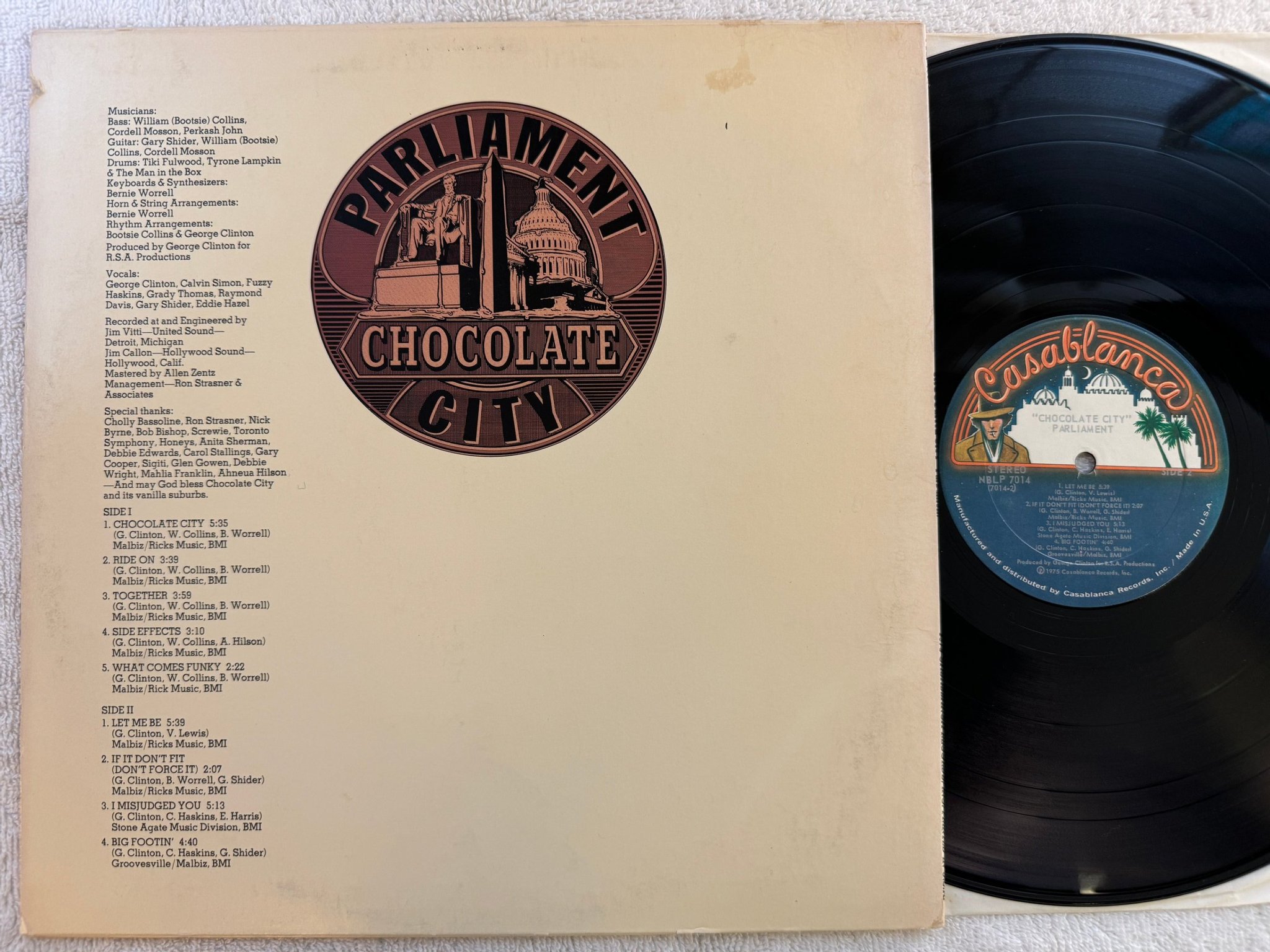 Omslagsbild för skivan PARLIAMENT chocolate city LP -75 US CASABLANCA NBLP 7014