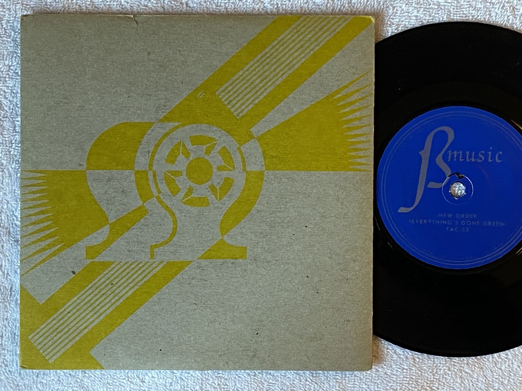 Omslagsbild för skivan NEW ORDER procession 7" -81 UK FACTORY FAC.53 ** YELLOW PRINT **