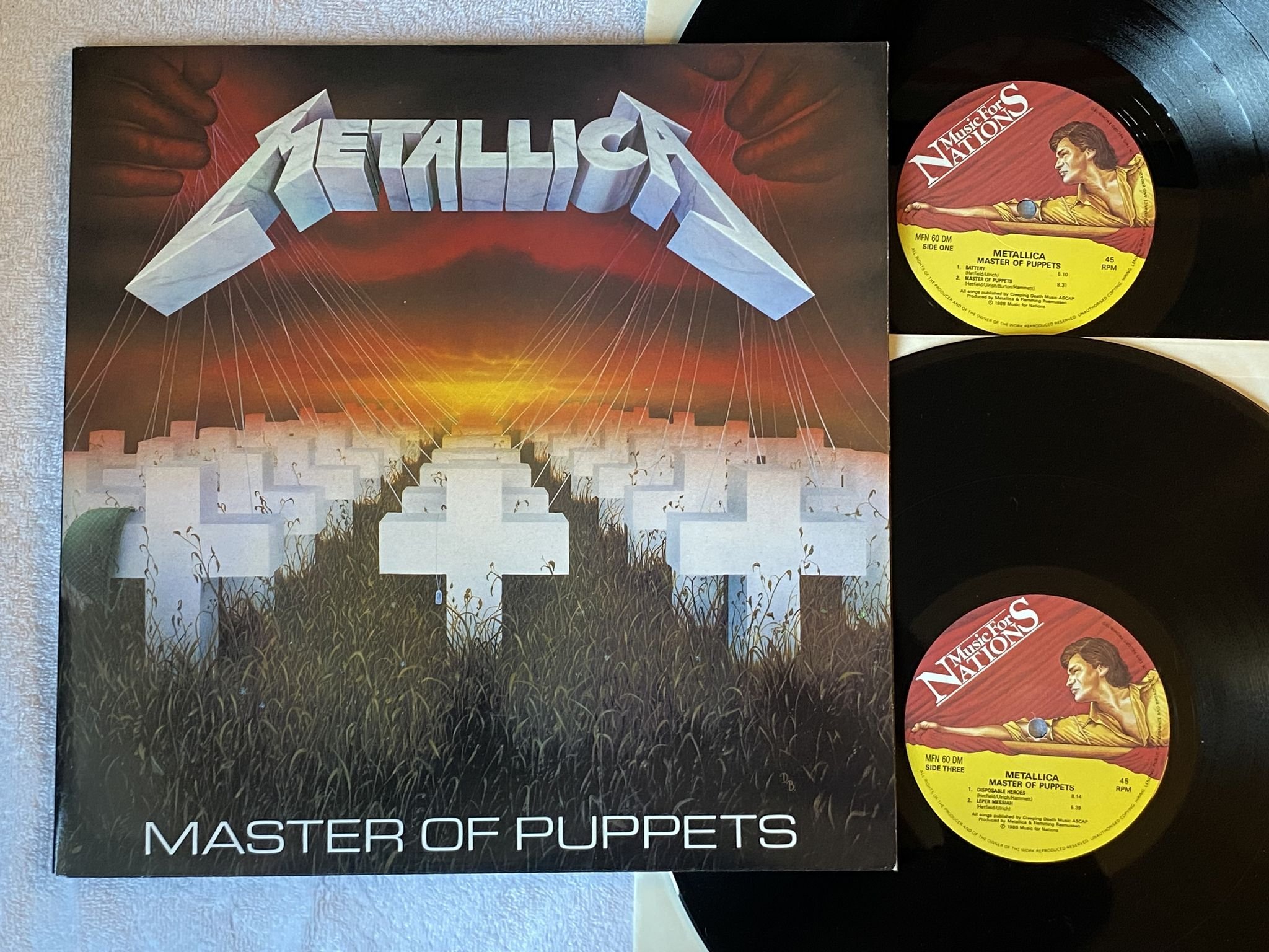 Omslagsbild för skivan METALLICA master of puppets 2xLP -87 MUSIC FOR NATIONS 45 rpm MFN 60 DM