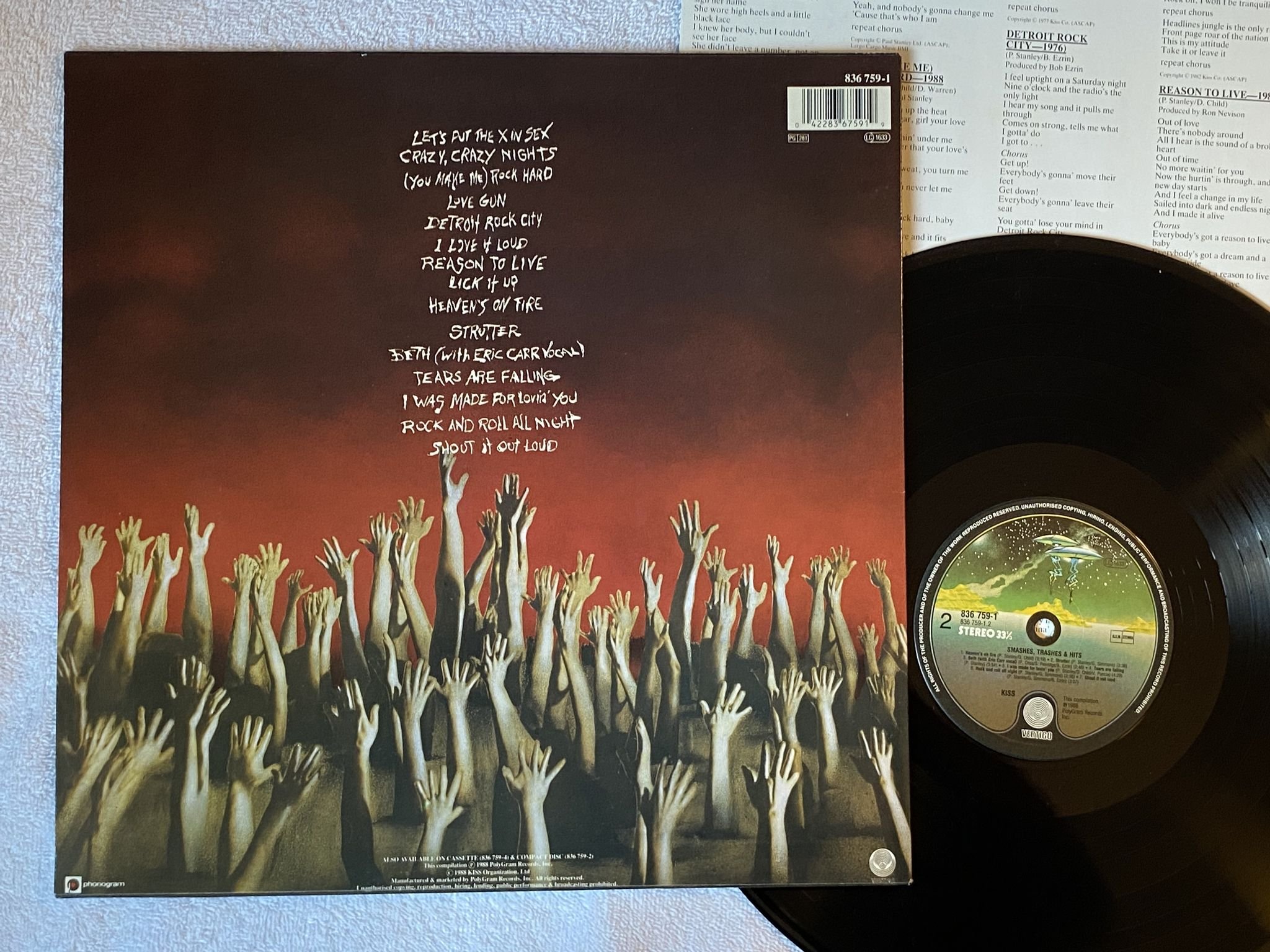 Omslagsbild för skivan KISS Smashes, Thrashes & Hits LP -88 VERTIGO 836 759-1