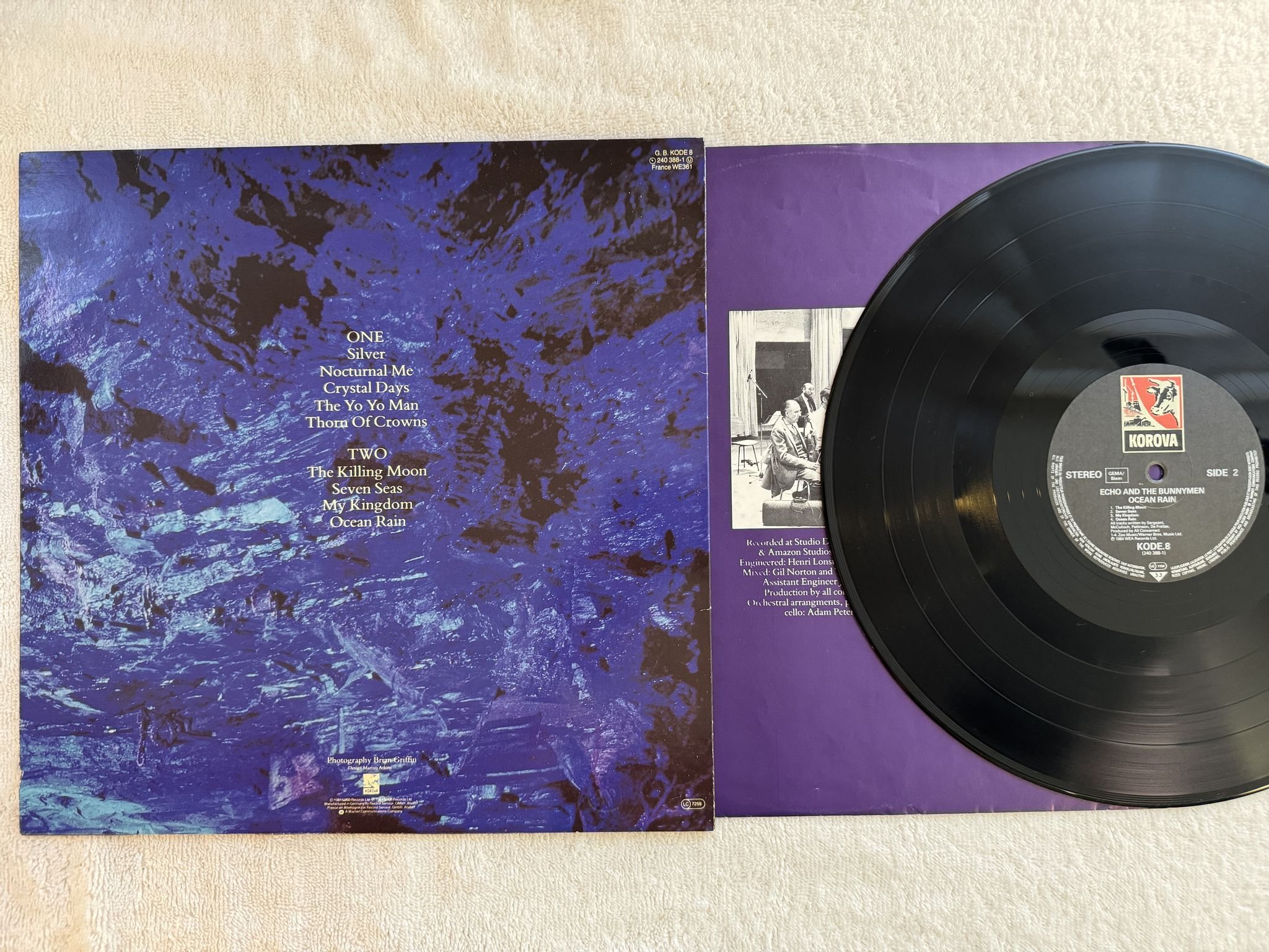 Omslagsbild för skivan ECHO & THE BUNNYMEN ocean rain LP -84 KOROVA KODE 8