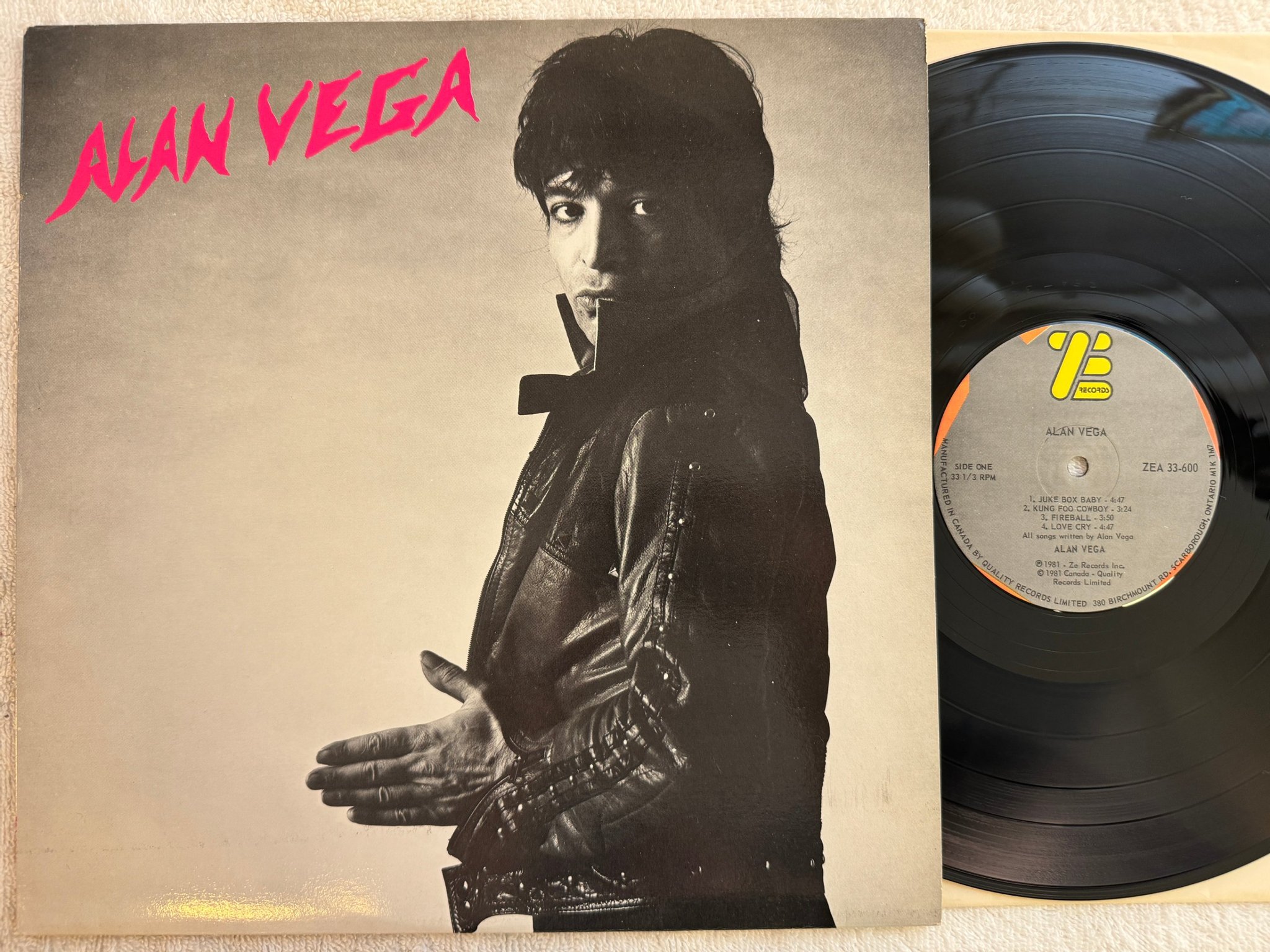 Omslagsbild för skivan ALAN VEGA s/t LP -81 Can ZE RECORDS ZEA 33-600 *** NEW WAVE ***