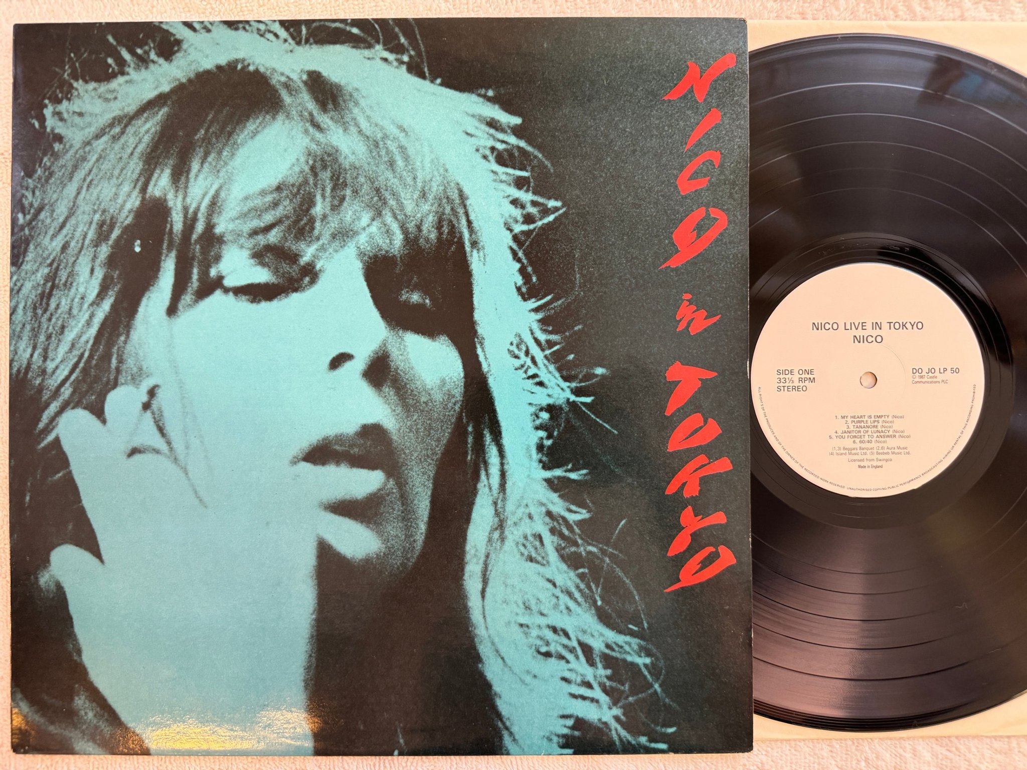 Omslagsbild för skivan NICO live in Tokyo LP -87 DO JO LP 50