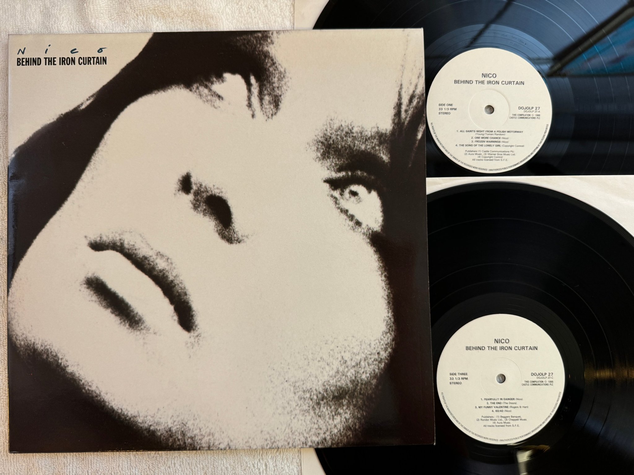 Omslagsbild för skivan NICO Behind The Iron Curtain 2xLP -86 UK DOJO LP 27