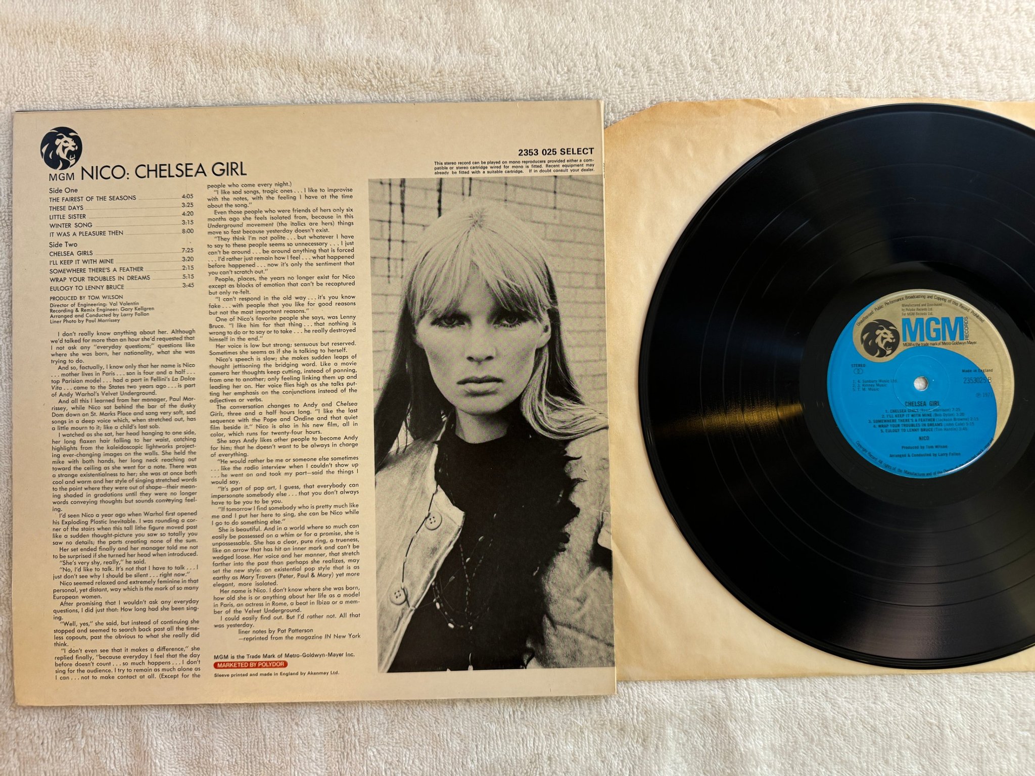 Omslagsbild för skivan NICO Chelsea girl LP UK MGM 2353025