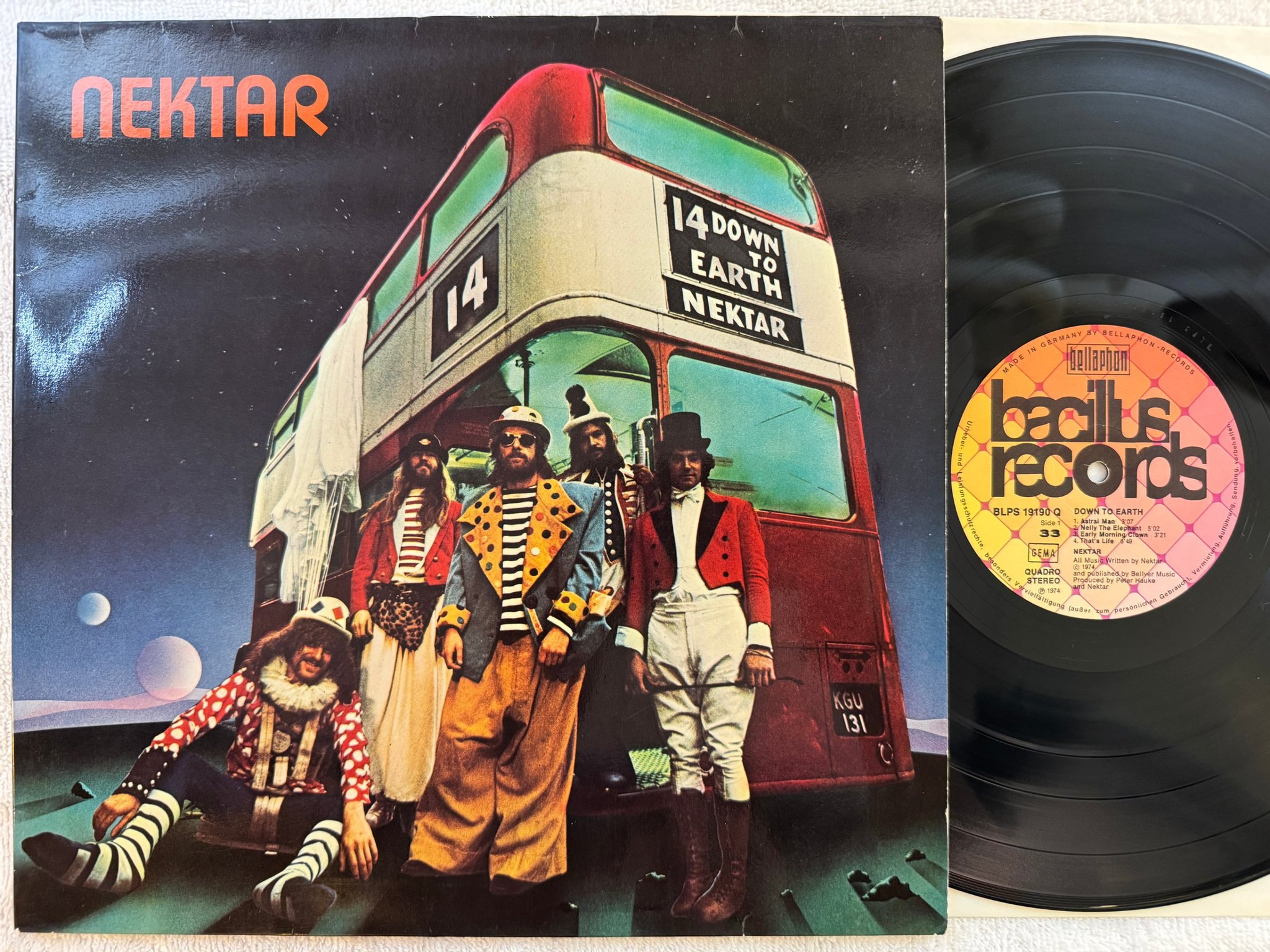 Omslagsbild för skivan NEKTAR Down To Earth LP -74 Ge BACILLUS BLPS 19190 Q