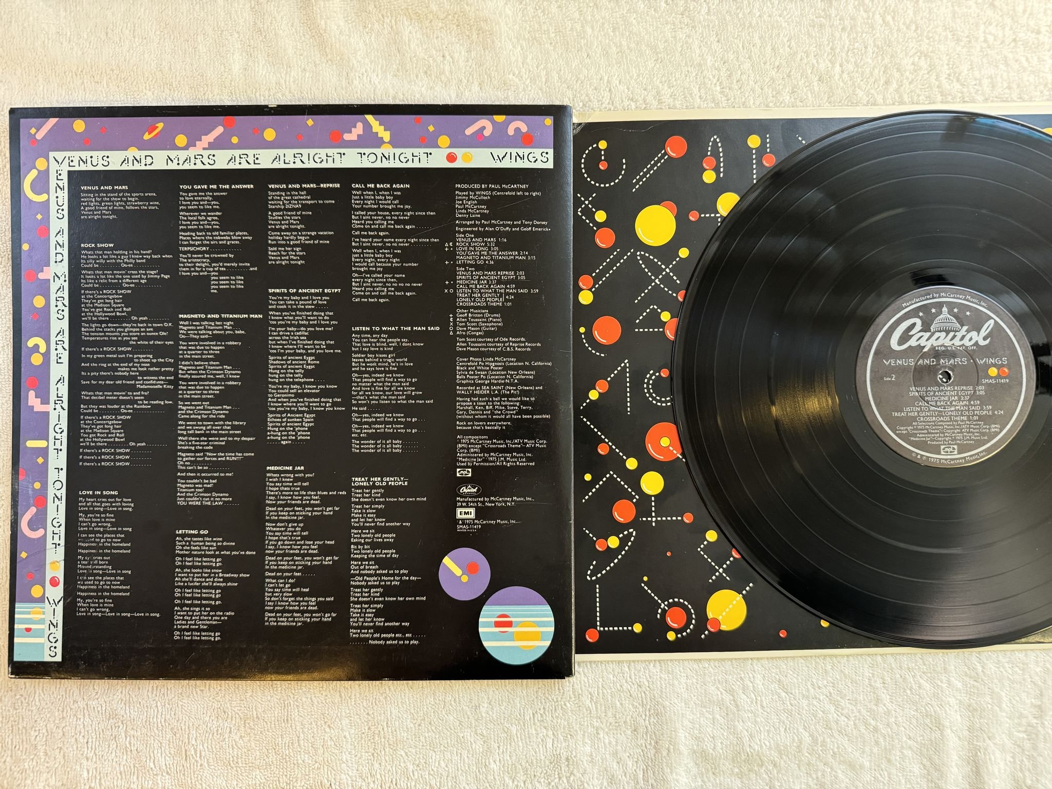 Omslagsbild för skivan WINGS venus and mars LP -75 CAPITOL SMAS-11419