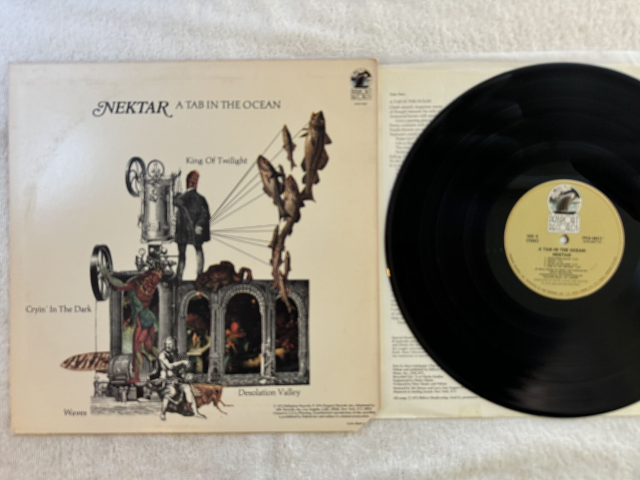 Omslagsbild för skivan NEKTAR tab in the ocean LP re US PASSPORT PPSD-98017