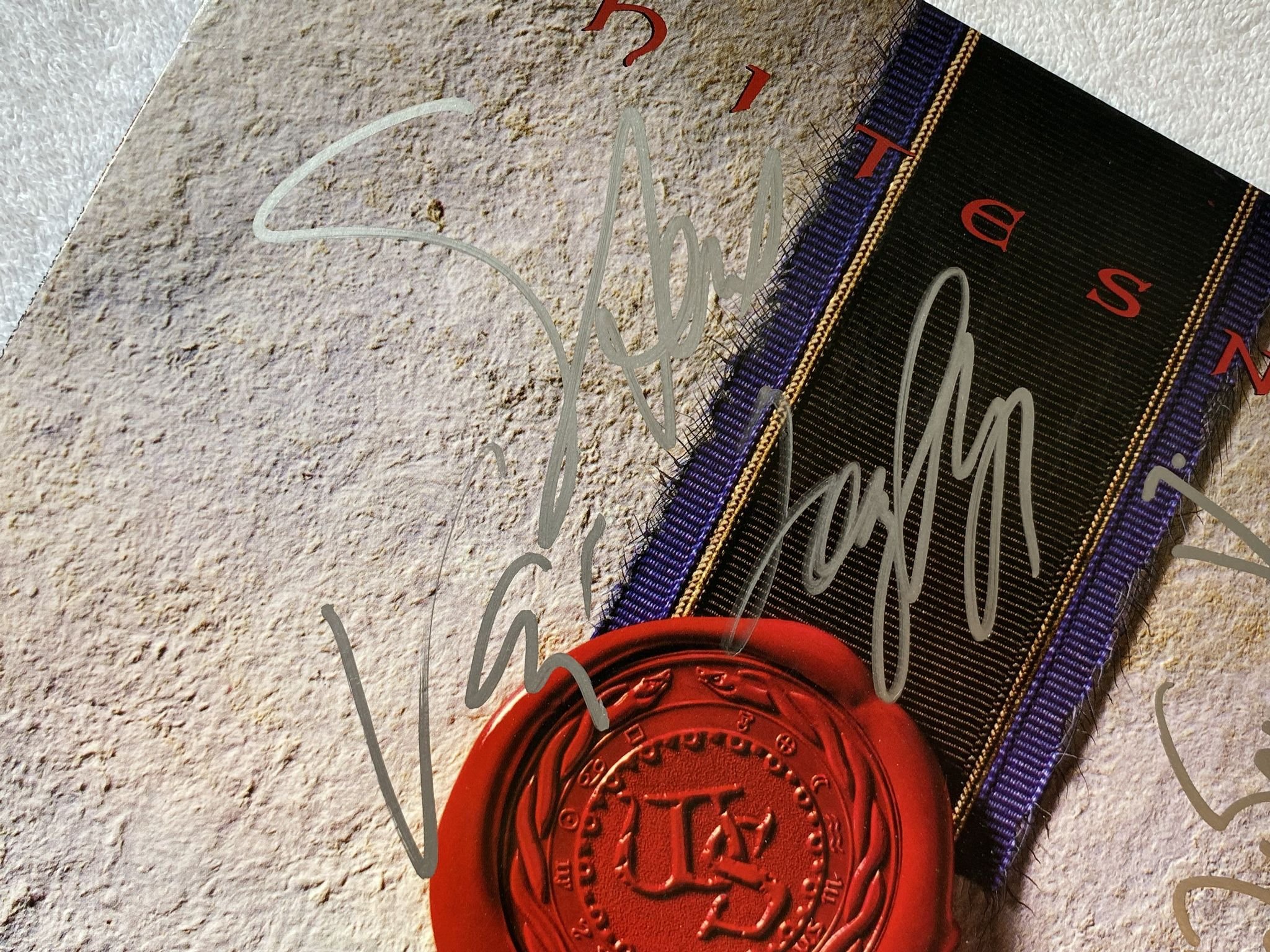 Omslagsbild för skivan WHITESNAKE slip of the tongue LP -89 EMI 064 7 93537 1 **** SIGNED COVER ****