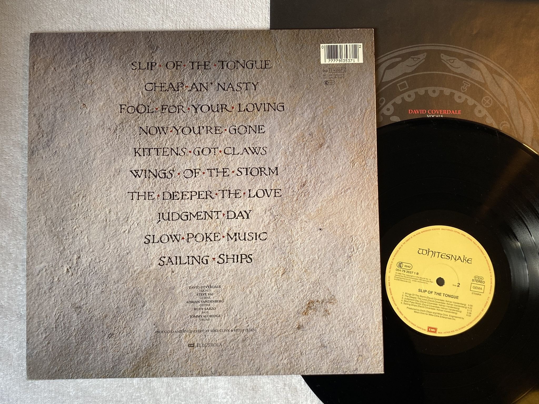 Omslagsbild för skivan WHITESNAKE slip of the tongue LP -89 EMI 064 7 93537 1 **** SIGNED COVER ****