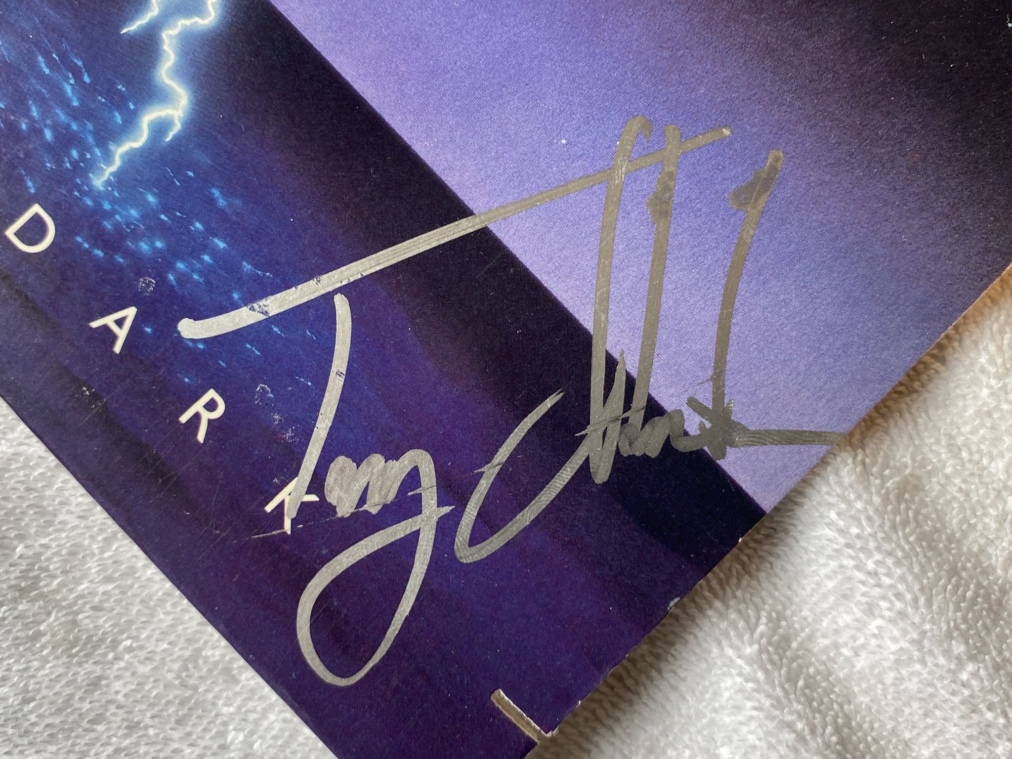 Omslagsbild för skivan GREAT WHITE shot in the dark LP -86 US CAPITOL SD 12525 *** signed by all ***