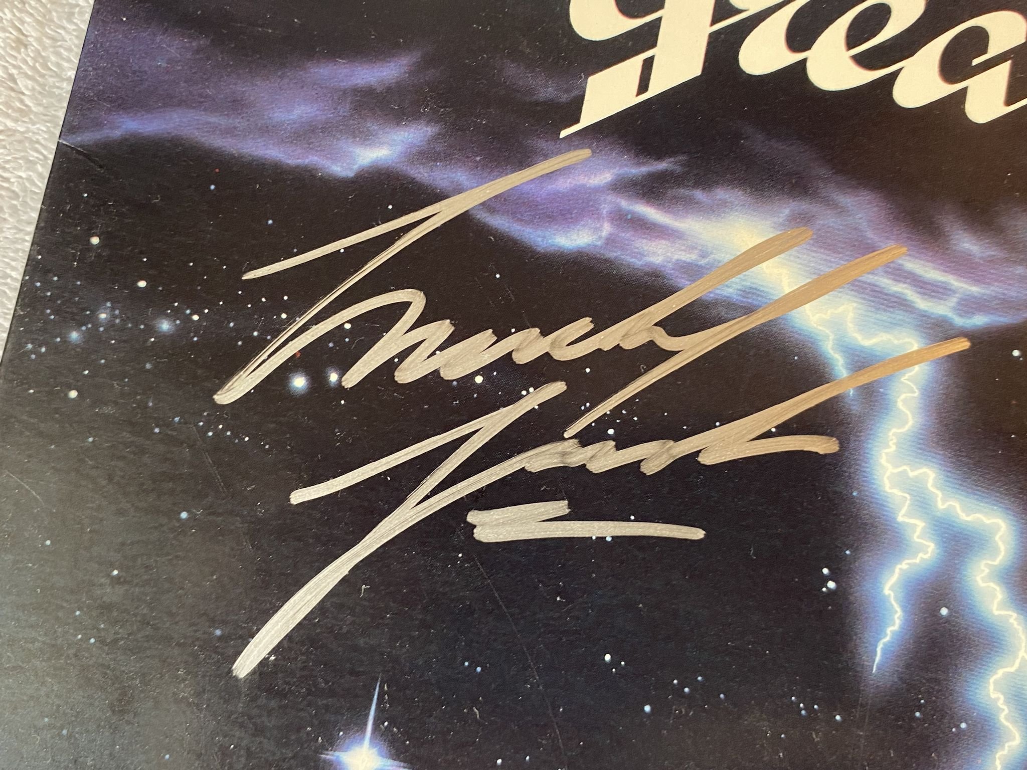 Omslagsbild för skivan GREAT WHITE shot in the dark LP -86 US CAPITOL SD 12525 *** signed by all ***