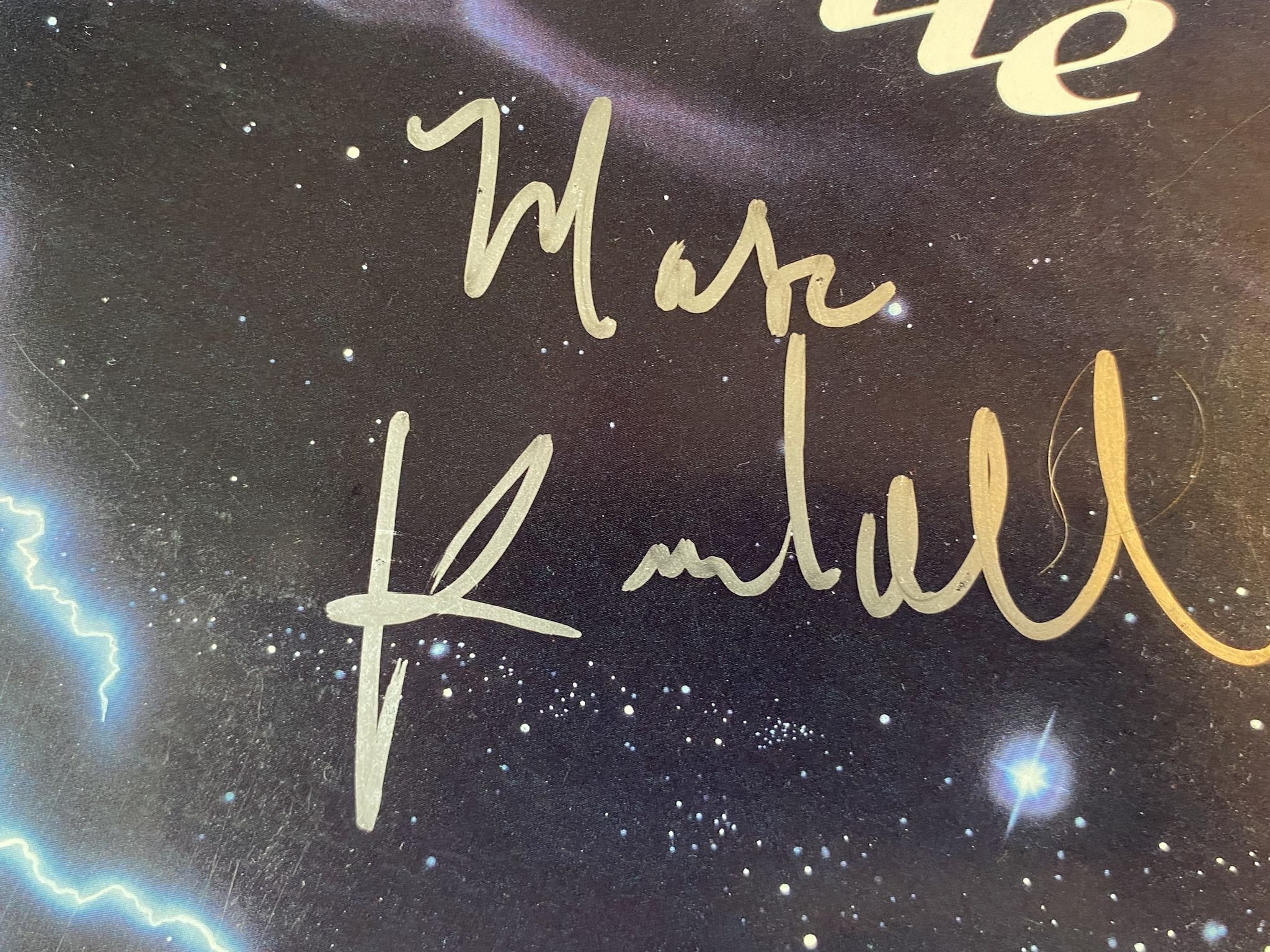 Omslagsbild för skivan GREAT WHITE shot in the dark LP -86 US CAPITOL SD 12525 *** signed by all ***