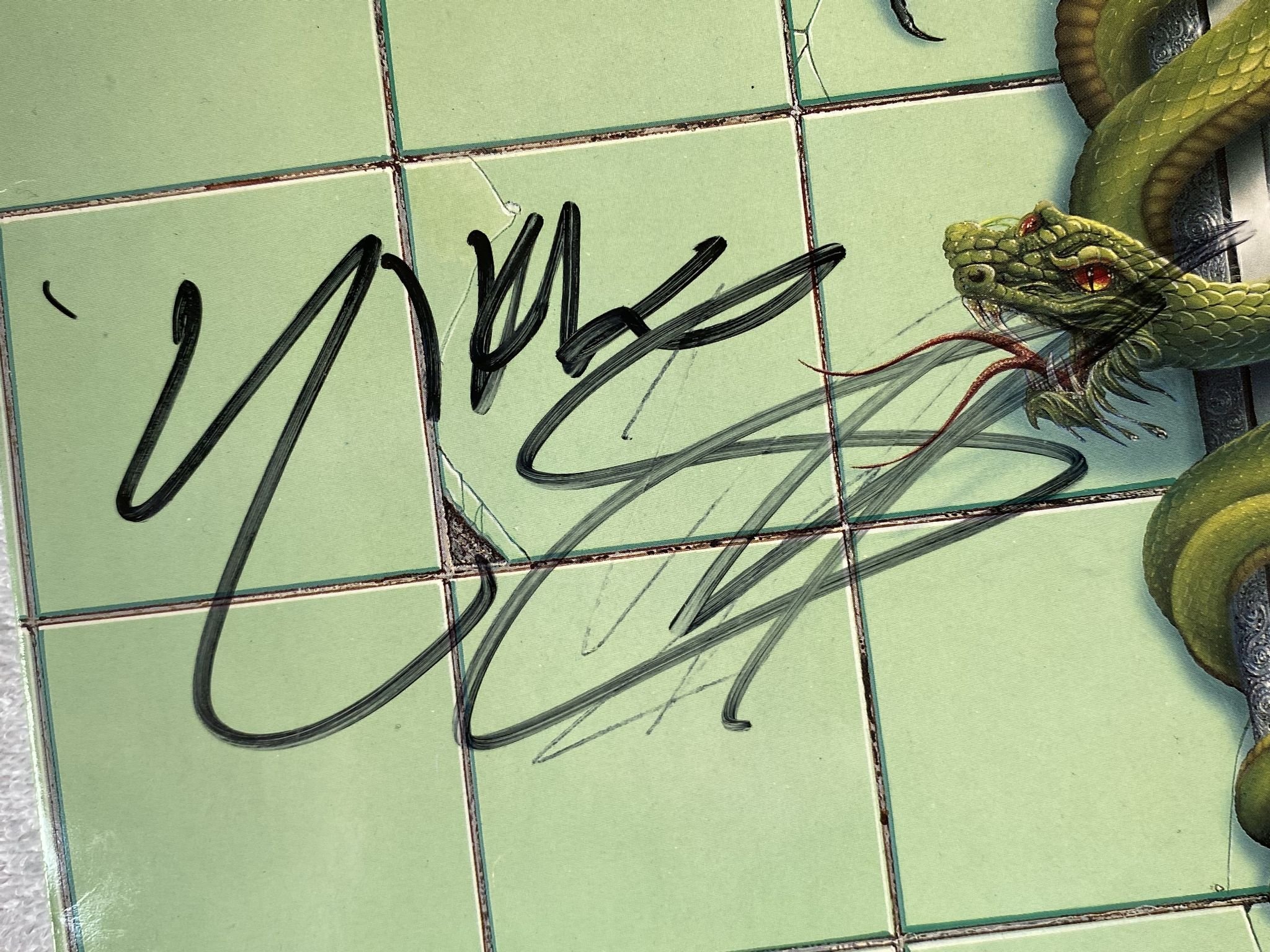 Omslagsbild för skivan MÖTLEY CRÜE Dr Feelgood LP -89 ELEKTRA 960 829-1 *** SIGNED BY TOMMY + NIKKI ***