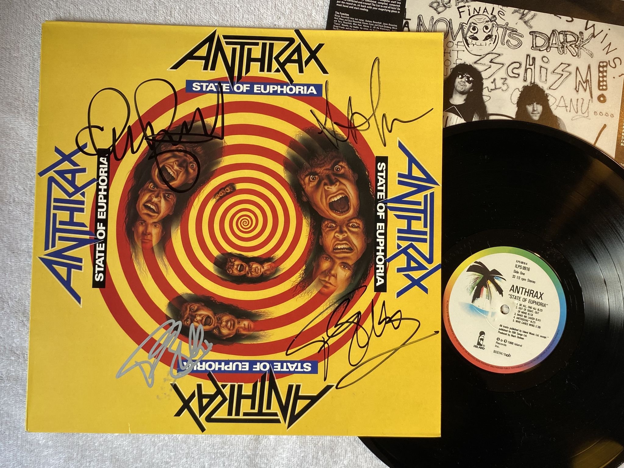 Omslagsbild för skivan ANTHRAX state of Euphoria LP -88 ncb ISLAND ILPS 9916 ** SIGNED BY 4 MEMBERS ***