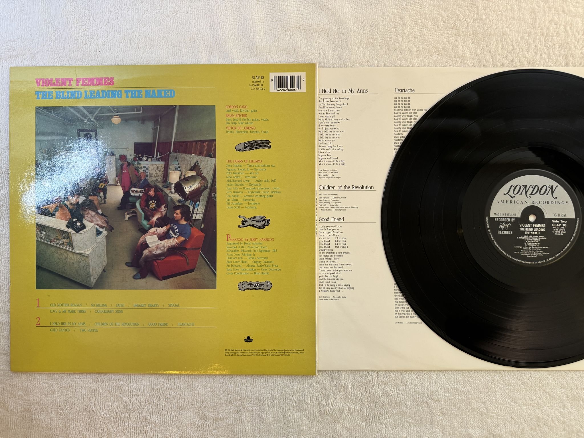 Omslagsbild för skivan VIOLENT FEMMES The Blind Leading The Naked LP -86 UK slash slap 10