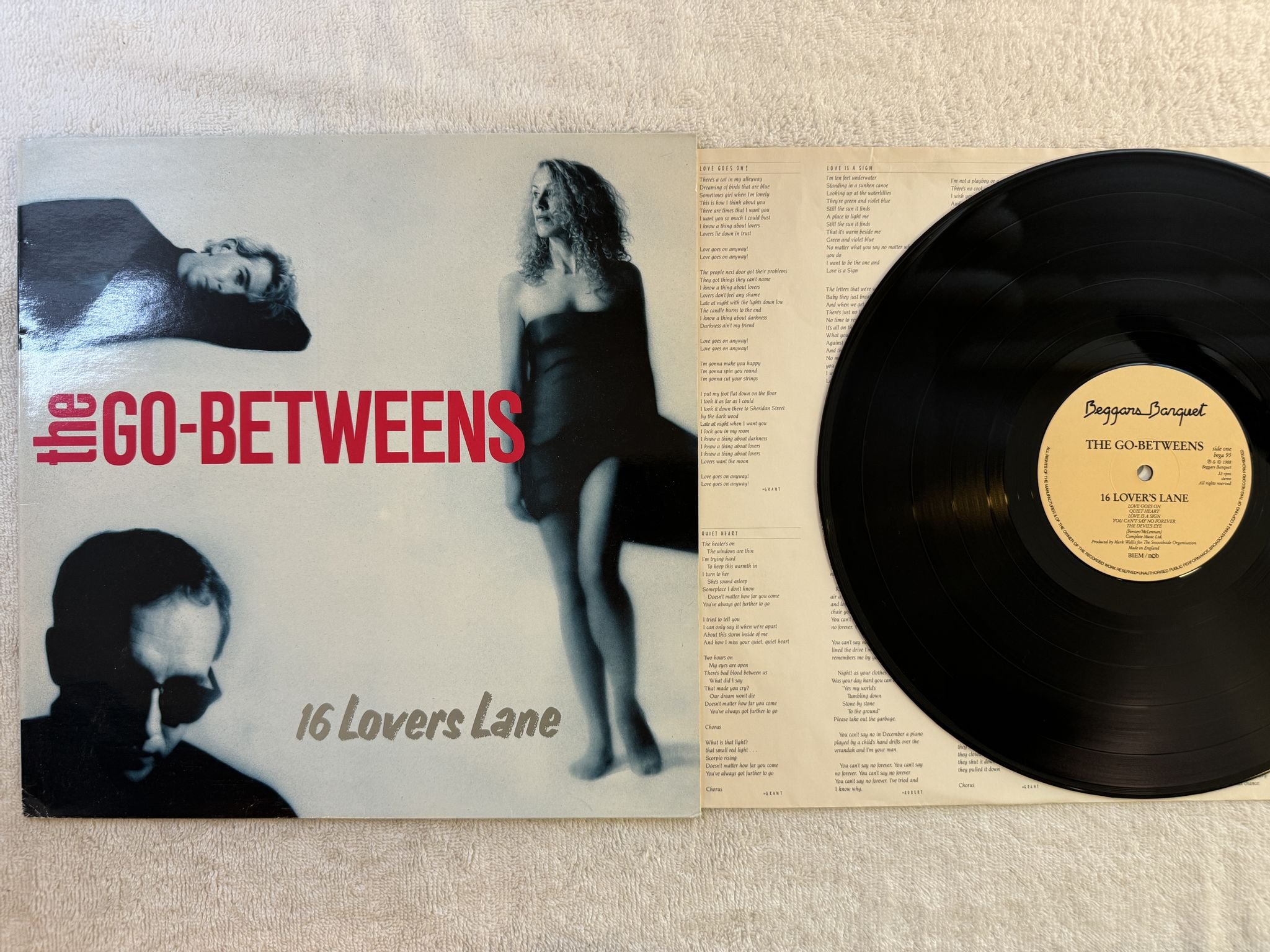 Omslagsbild för skivan THE GO-BETWEENS 16 Lovers Lane LP -88 ncb BEGGARS BANQUET BEGA 95