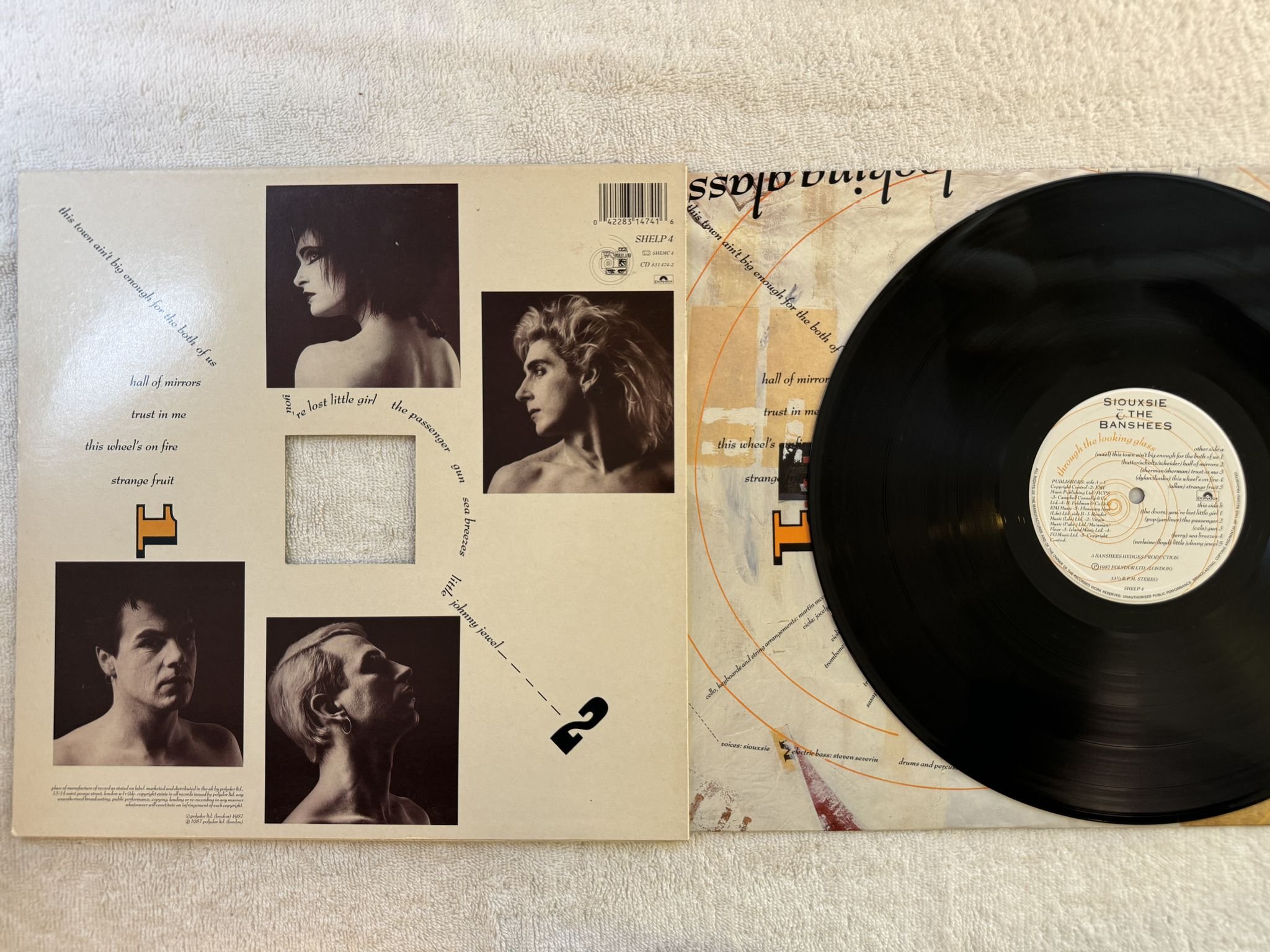 Omslagsbild för skivan SIOUXSIE AND THE BANSHEES Through The Looking Glass LP -87 UK * Die cut sleeve *