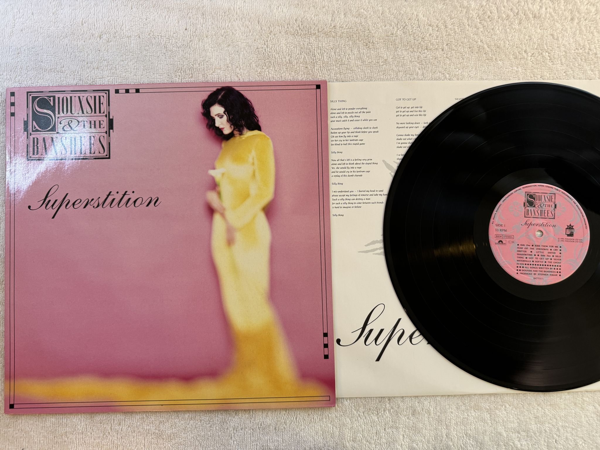 Omslagsbild för skivan SIOUXSIE AND THE BANSHEES superstition LP -91 POLYDOR 847731-1