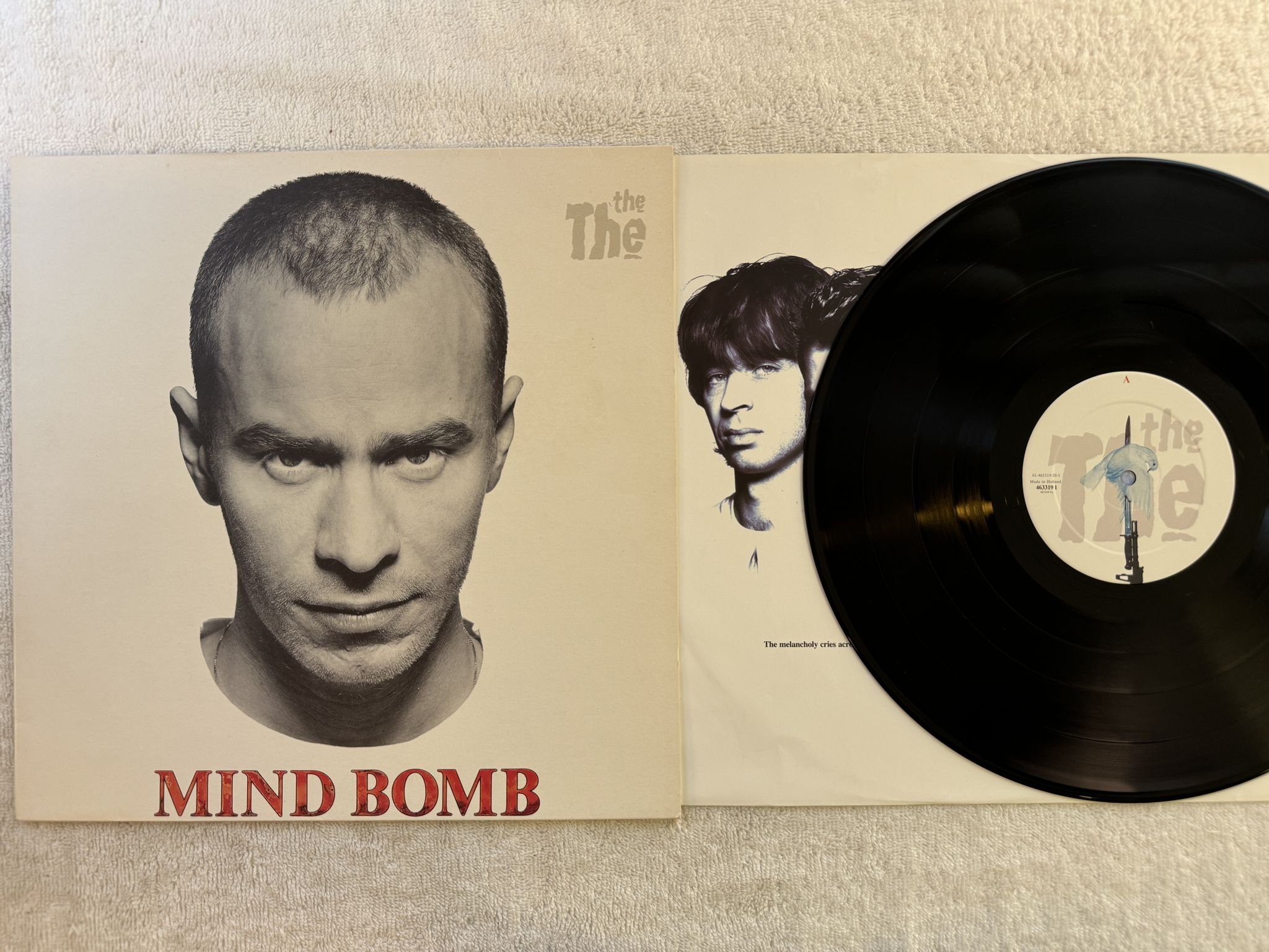 Omslagsbild för skivan THE THE mind bomb LP -89 some bizzare 463319 1