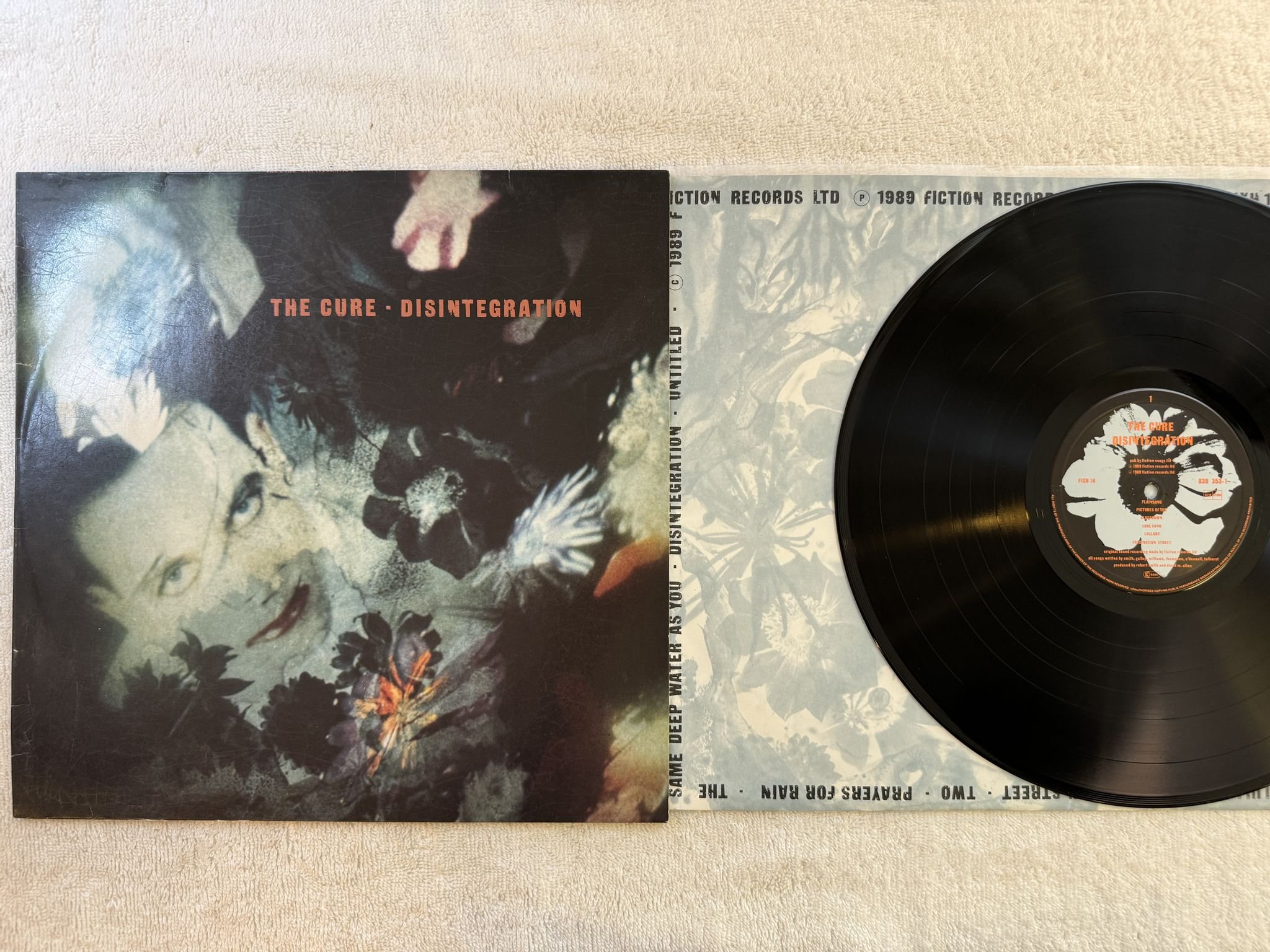 Omslagsbild för skivan THE CURE disintegration LP -89 FICTION FIXH 14