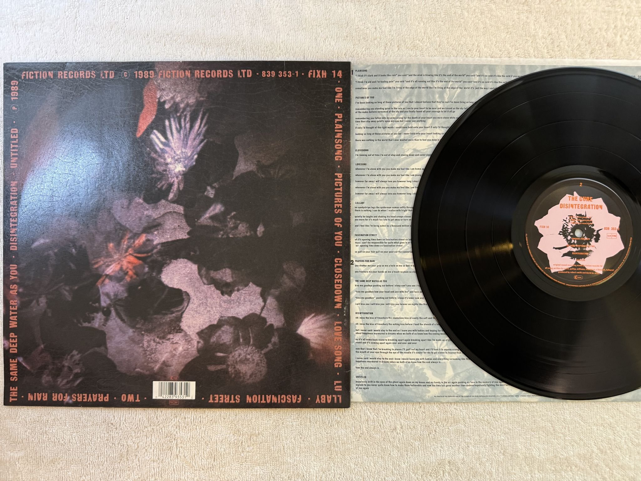 Omslagsbild för skivan THE CURE disintegration LP -89 FICTION FIXH 14