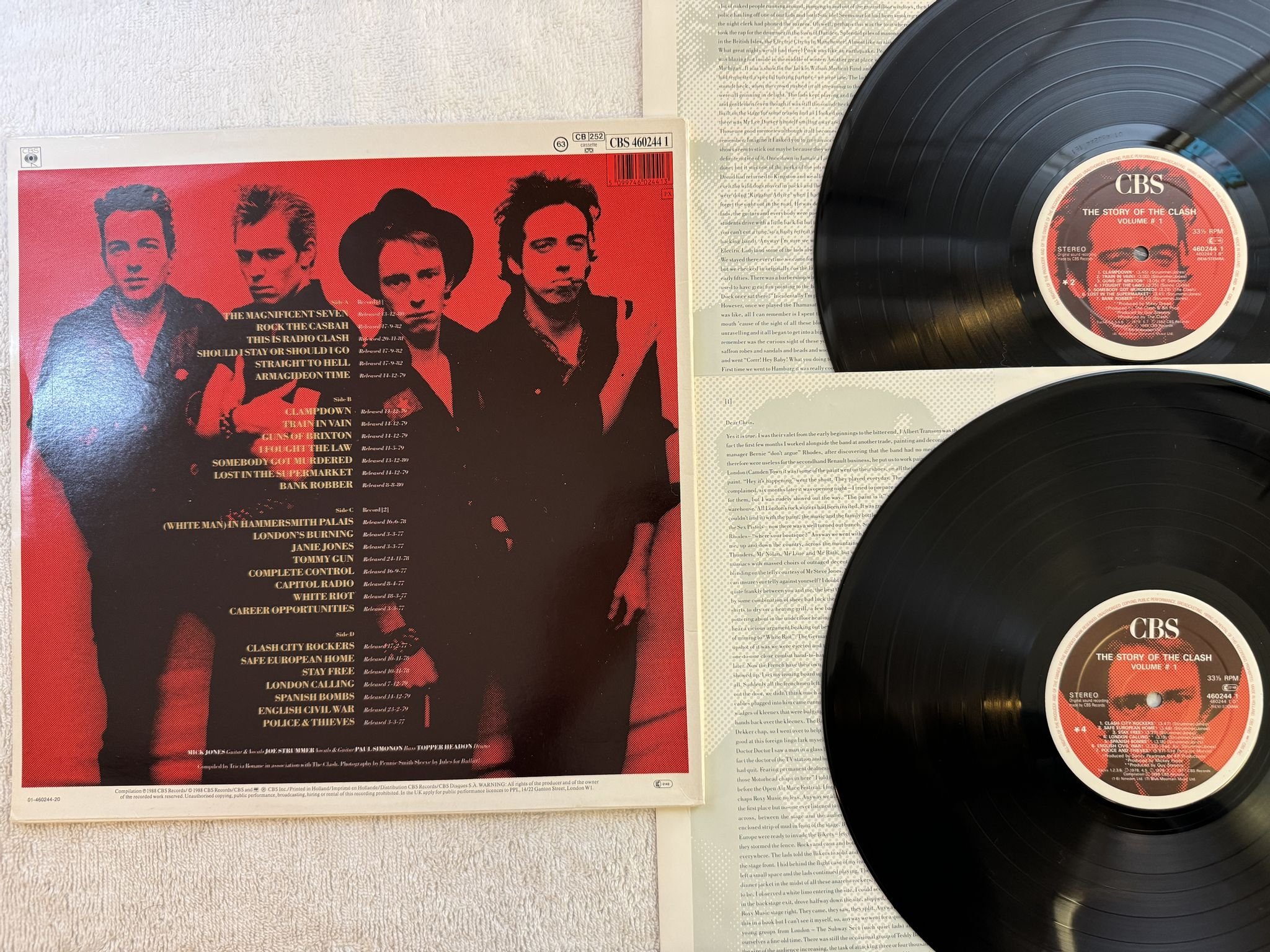 Omslagsbild för skivan THE CLASH the story of The Clash 2xLP Hol CBS 460244-1
