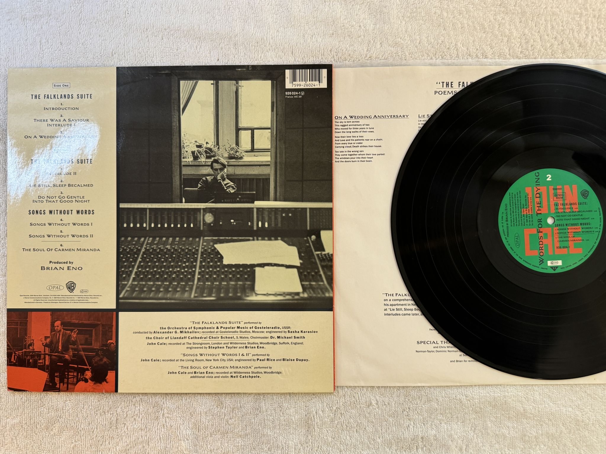 Omslagsbild för skivan JOHN CALE words for the dying LP -89 OPAL 926024-1