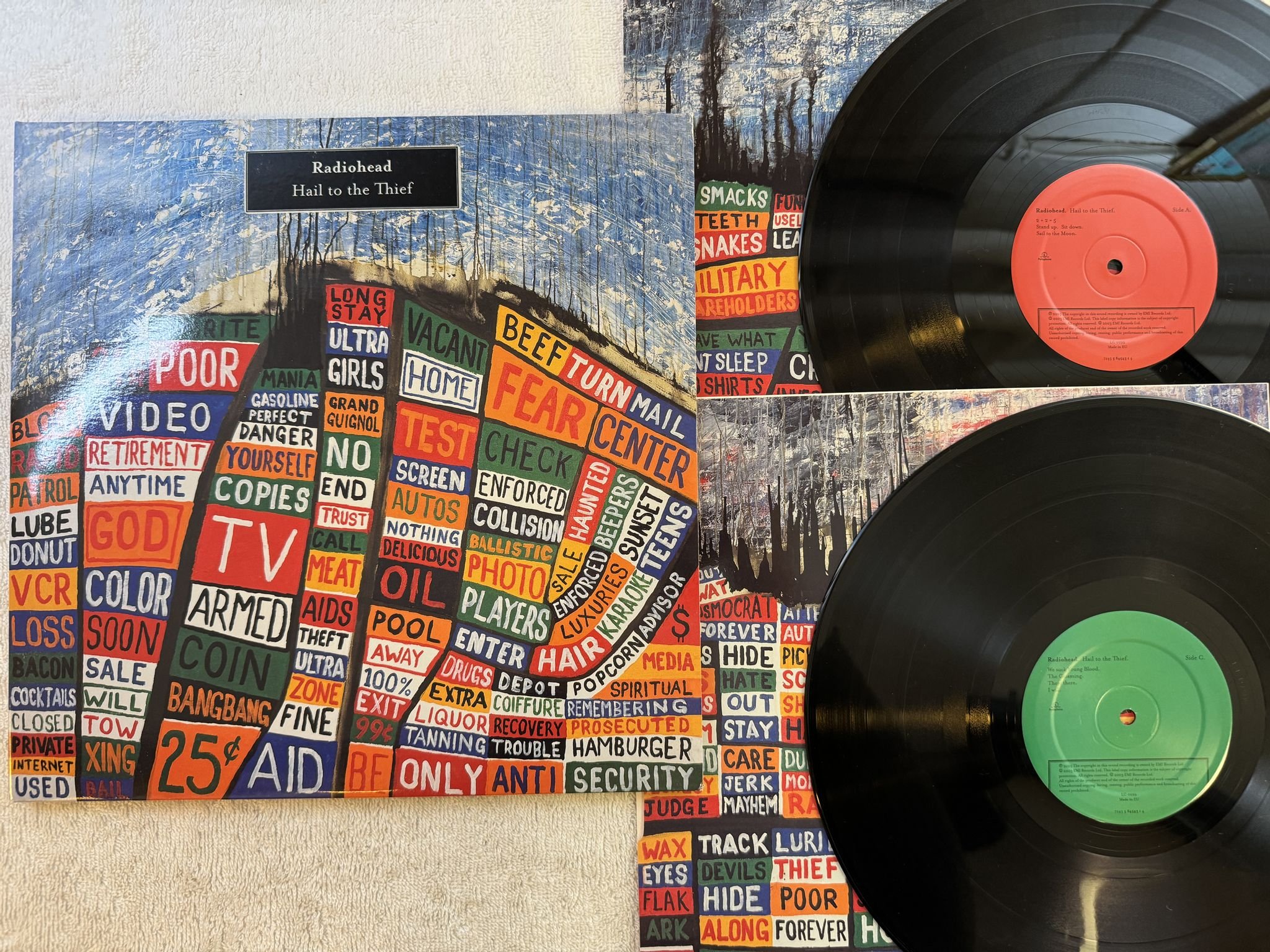 Omslagsbild för skivan THE RADIOHEAD Hail To The Thief 2xLP 2003 PARLOPHONE 724358454314 ** RARE **