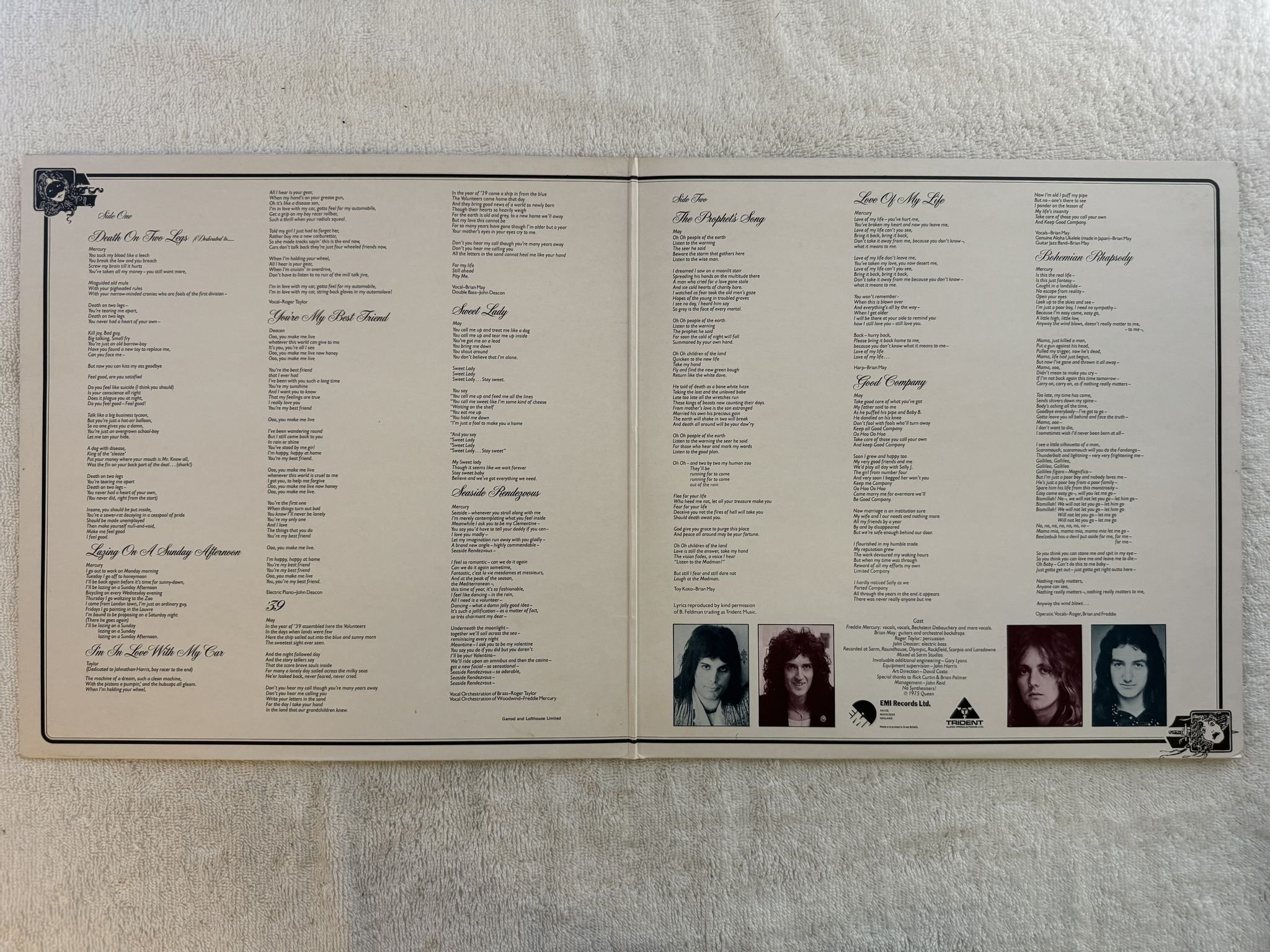 Omslagsbild för skivan QUEEN a night at the opera LP -75 UK EMI EMTC 103