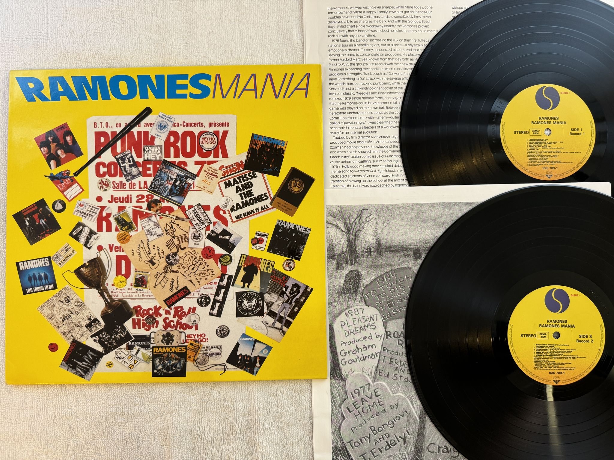 Omslagsbild för skivan RAMONES ramones mania 2xLP -88 Ger SIRE 925 709-1