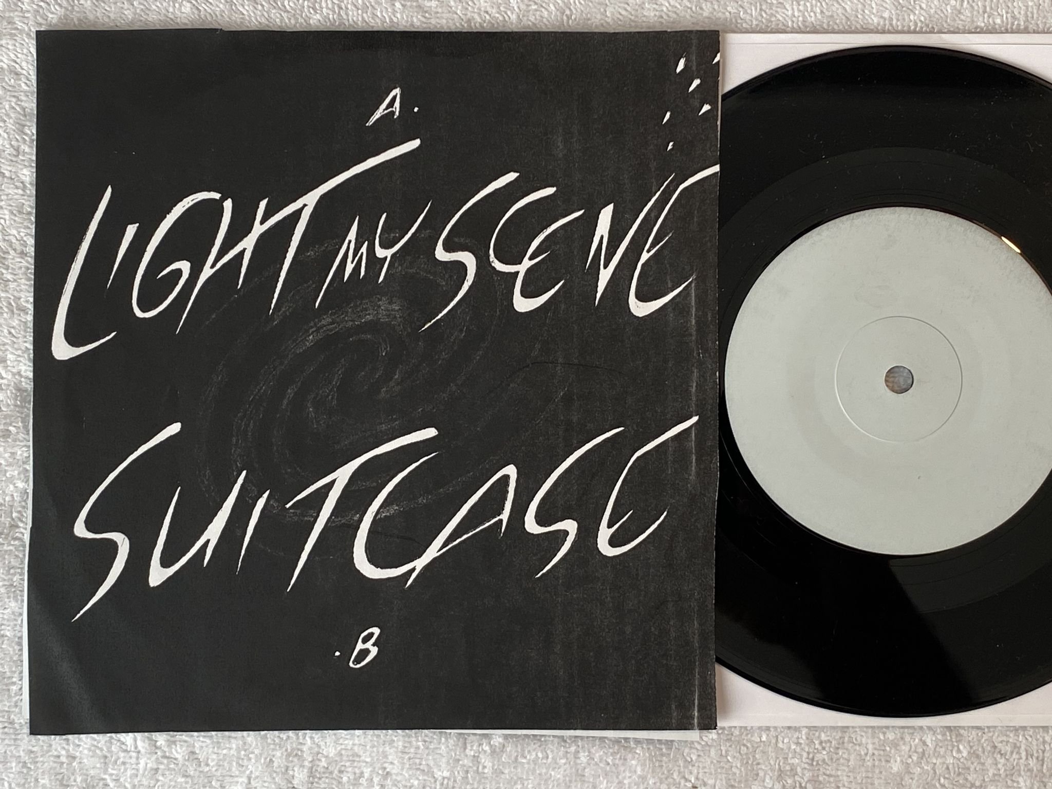 Omslagsbild för skivan SPACE COWBOYS light my scene / suitcase 7"