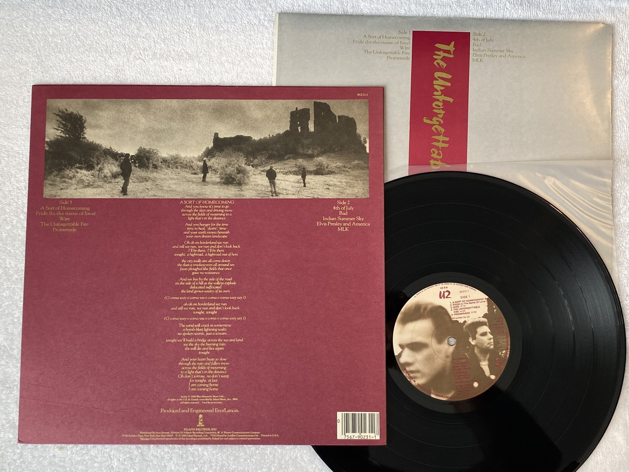 Omslagsbild för skivan U2 THE UNFORGETTABLE FIRE LP -84 US ISLAND 90231-1