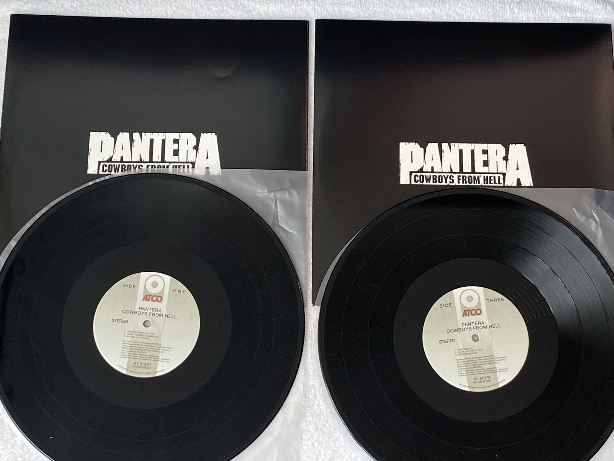 Omslagsbild för skivan PANTERA Cowboys From Hell 2xLP 2020 US ATCO R1 91372