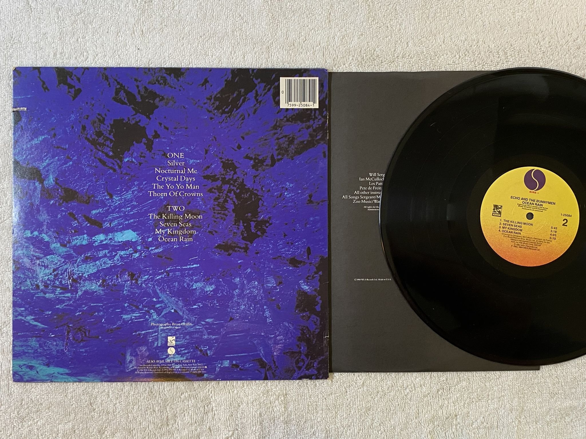 Omslagsbild för skivan ECHO & THE BUNNYMEN ocean rain LP -84 US SIRE 1-25084