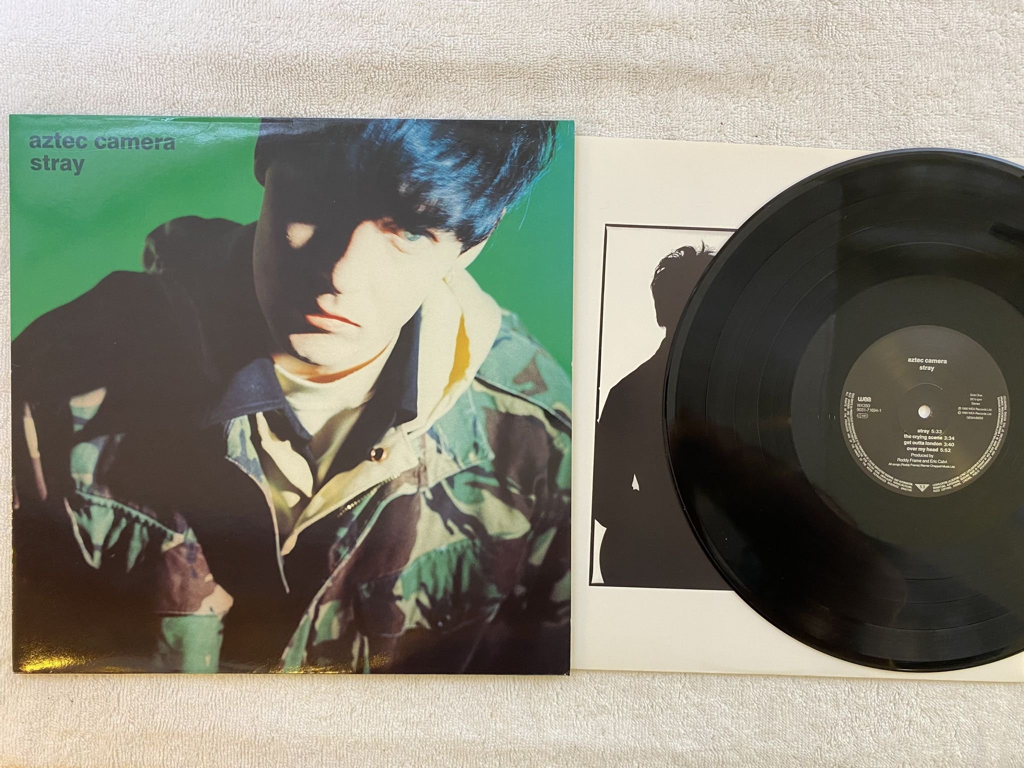 Omslagsbild för skivan AZTEC CAMERA stray LP -90 WEA 9031716941