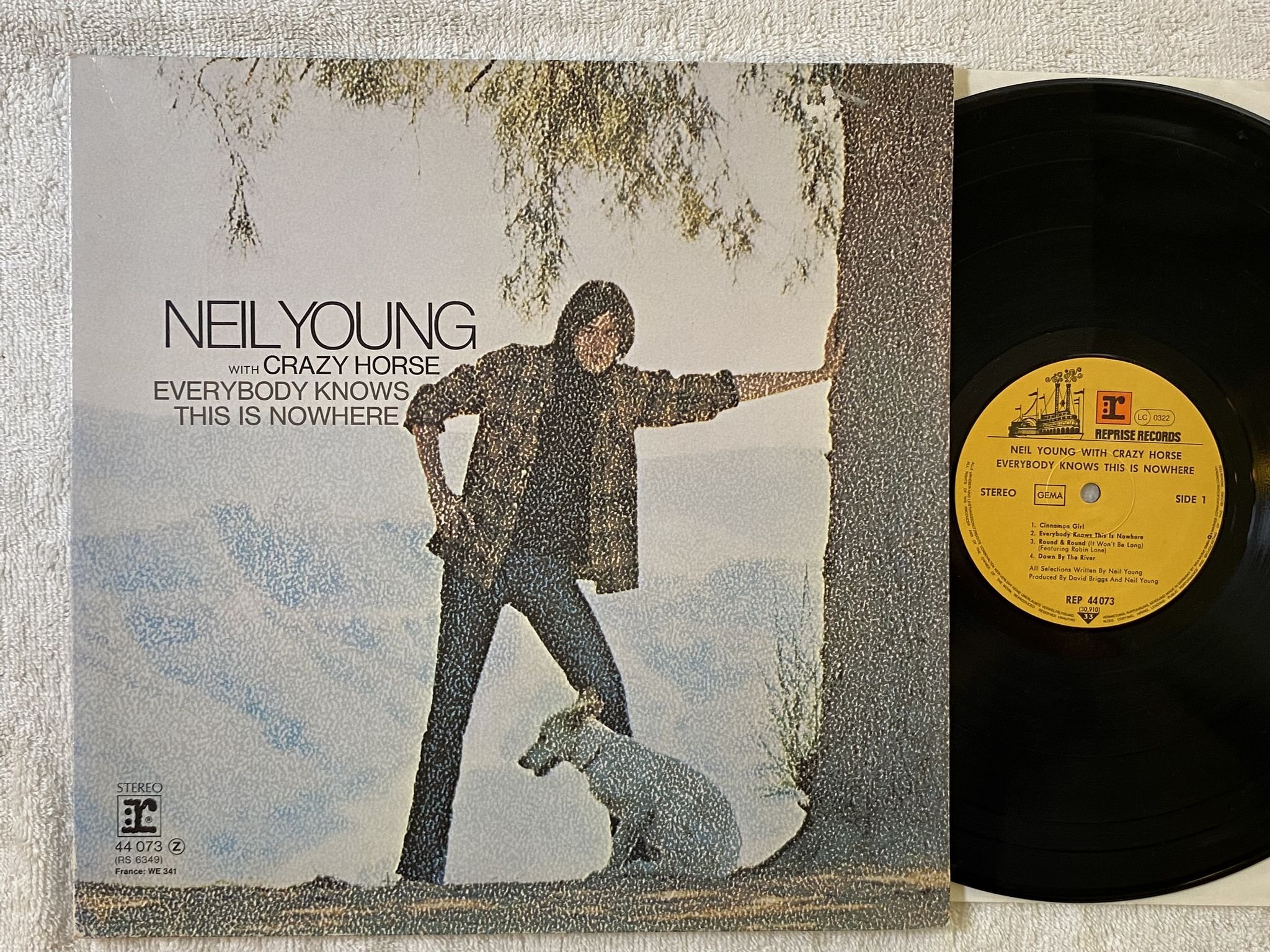 Omslagsbild för skivan NEIL YOUNG with CRAZY HORSE everybody knows... LP Ger REPRISE REP 44073