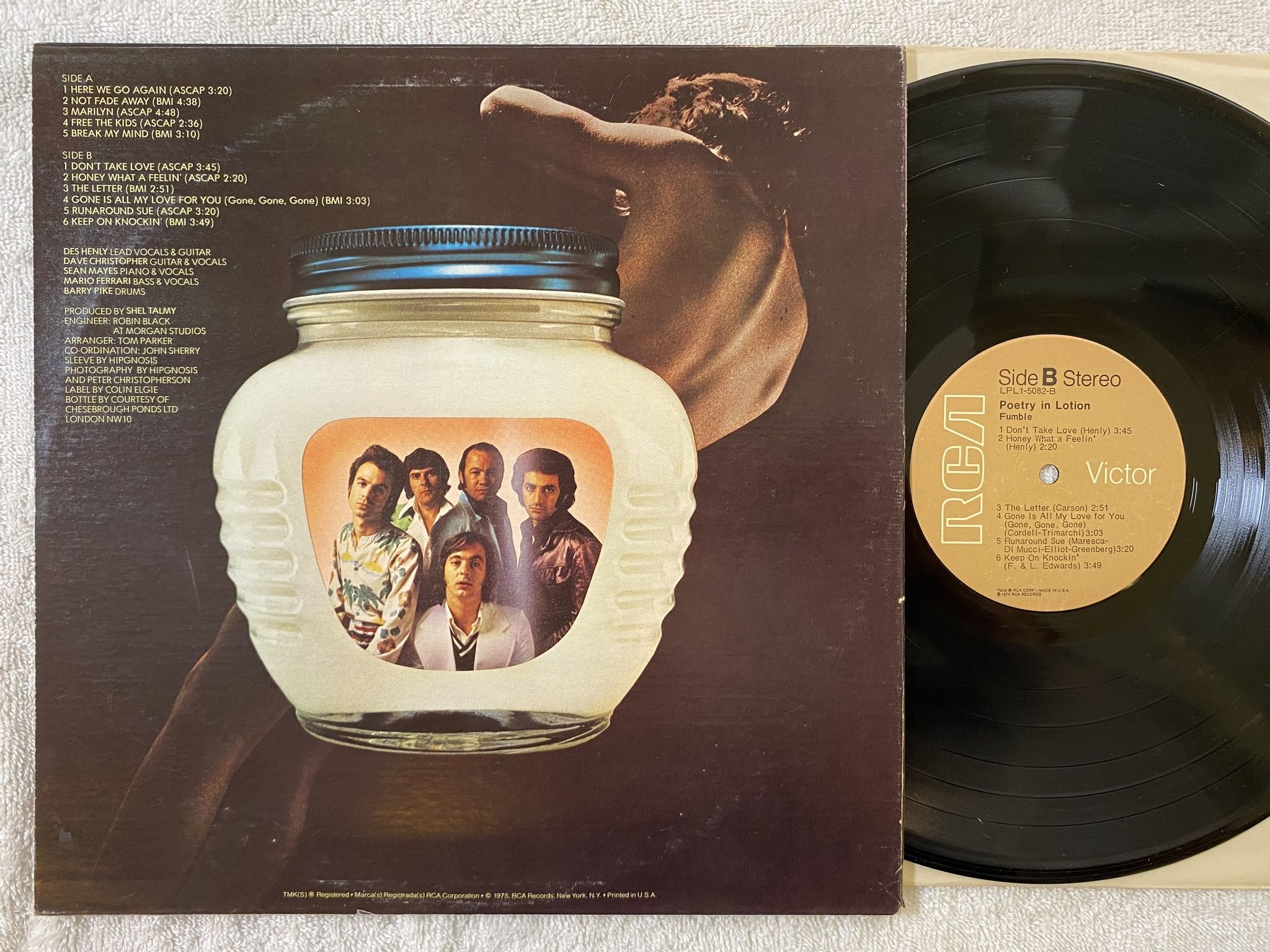 Omslagsbild för skivan FUMBLE poetry in lotion LP -74 US RCA LPL1-5082