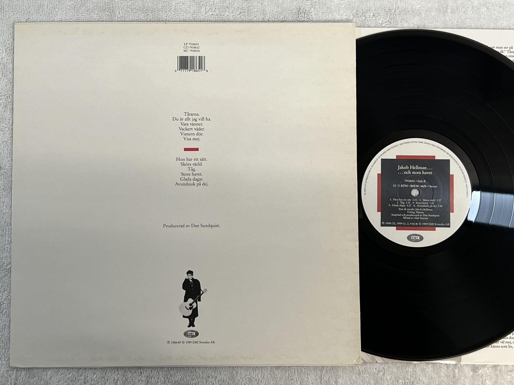 Omslagsbild för skivan JAKOB HELLMAN och stora havet LP -89 EMI 7918651 *** Vara Vänner ***