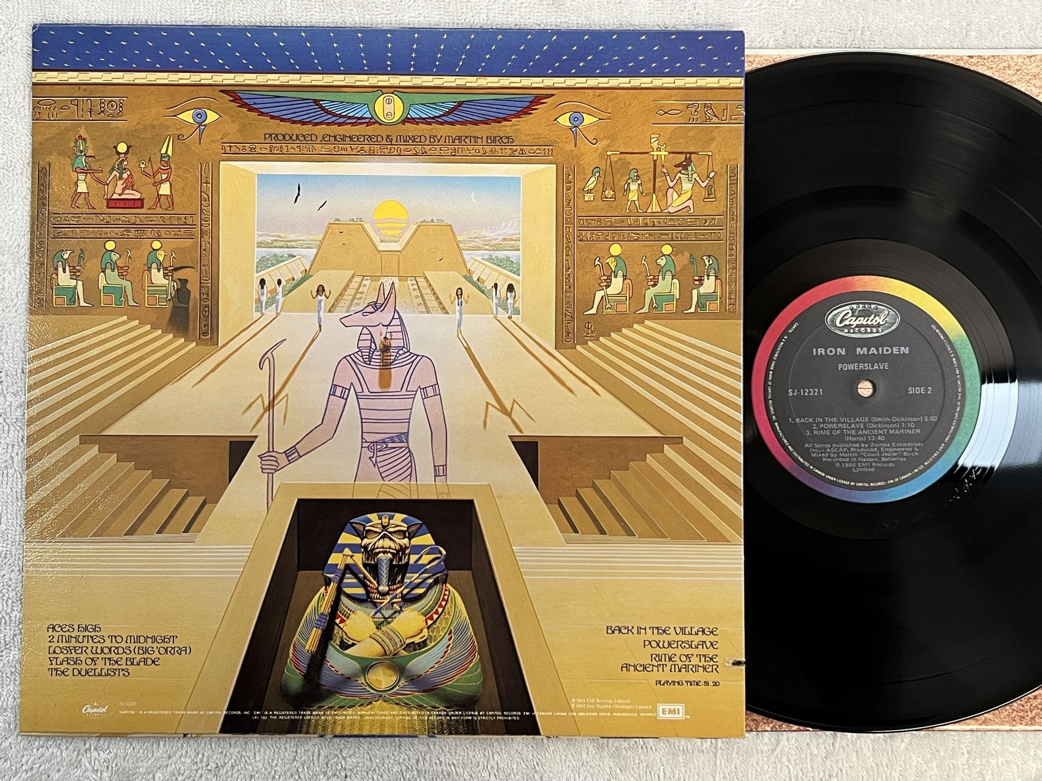 Omslagsbild för skivan IRON MAIDEN powerslave LP -84 Can CAPITOL SJ 12321