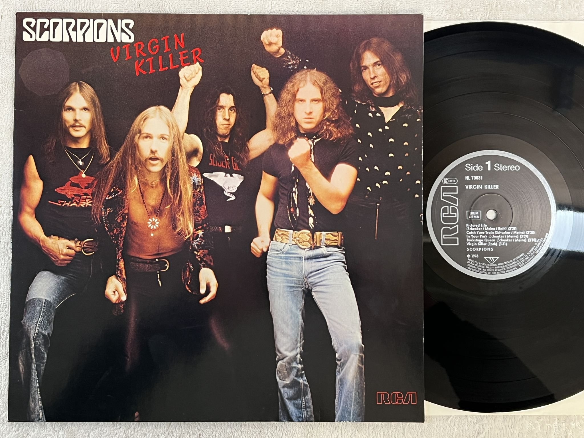 Omslagsbild för skivan SCORPIONS virgin killer LP Ger RCA NL 70031