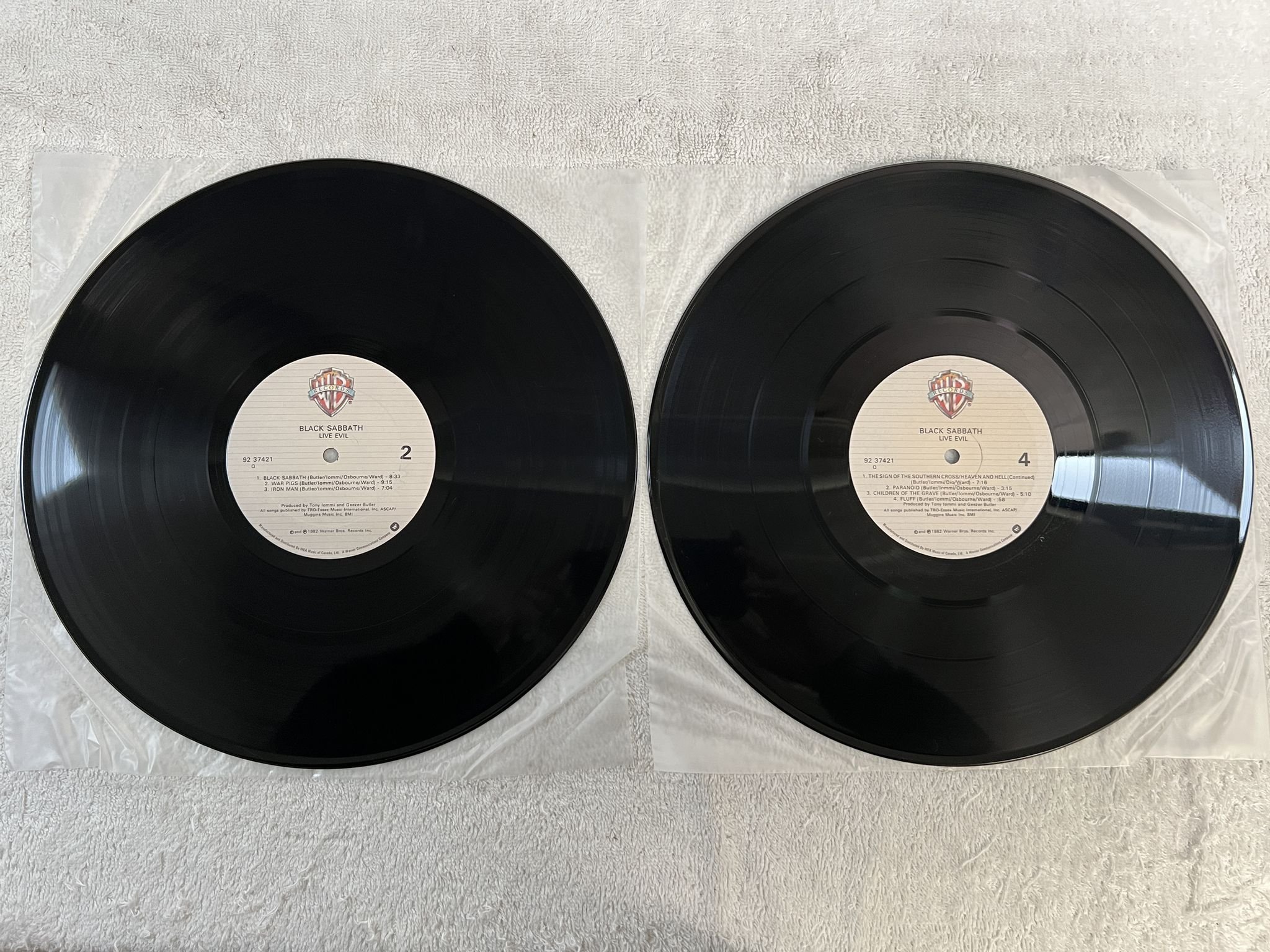 Omslagsbild för skivan BLACK SABBATH live evil 2xLP -82 Can WARNER BROS 92 37421 Q