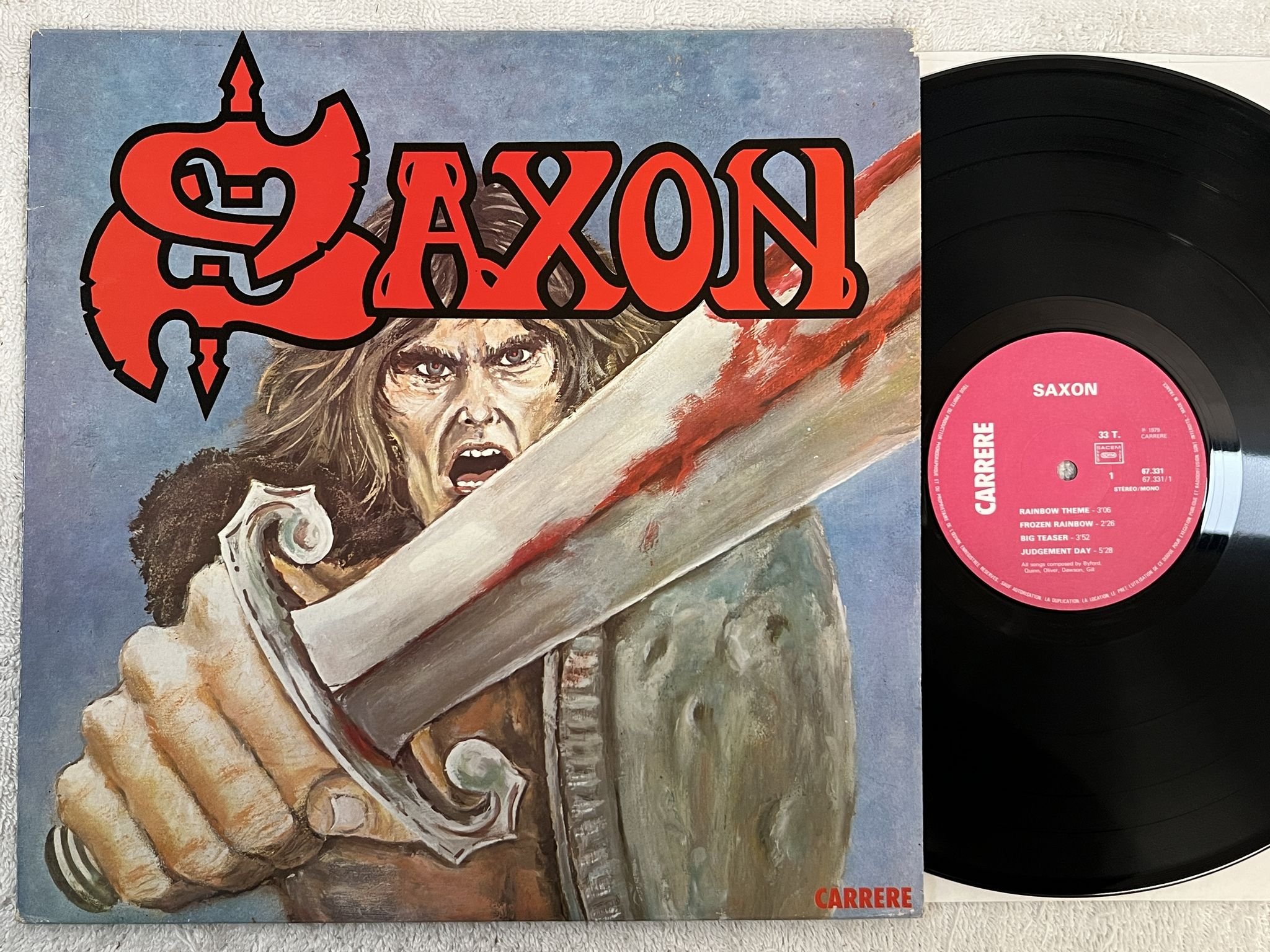 Omslagsbild för skivan SAXON s/t LP -79 Fra CARRERE 67331