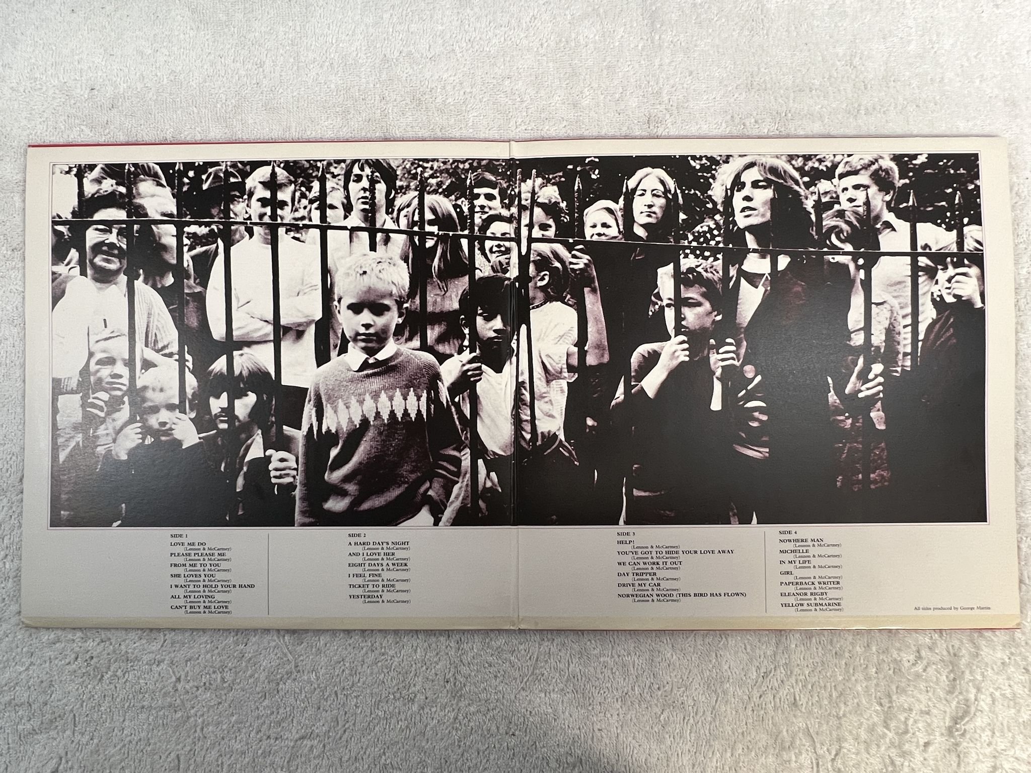 Omslagsbild för skivan THE BEATLES 1962-1966 2xLP -78 UK APPLE PCSPR 717 *** RED VINYL ***