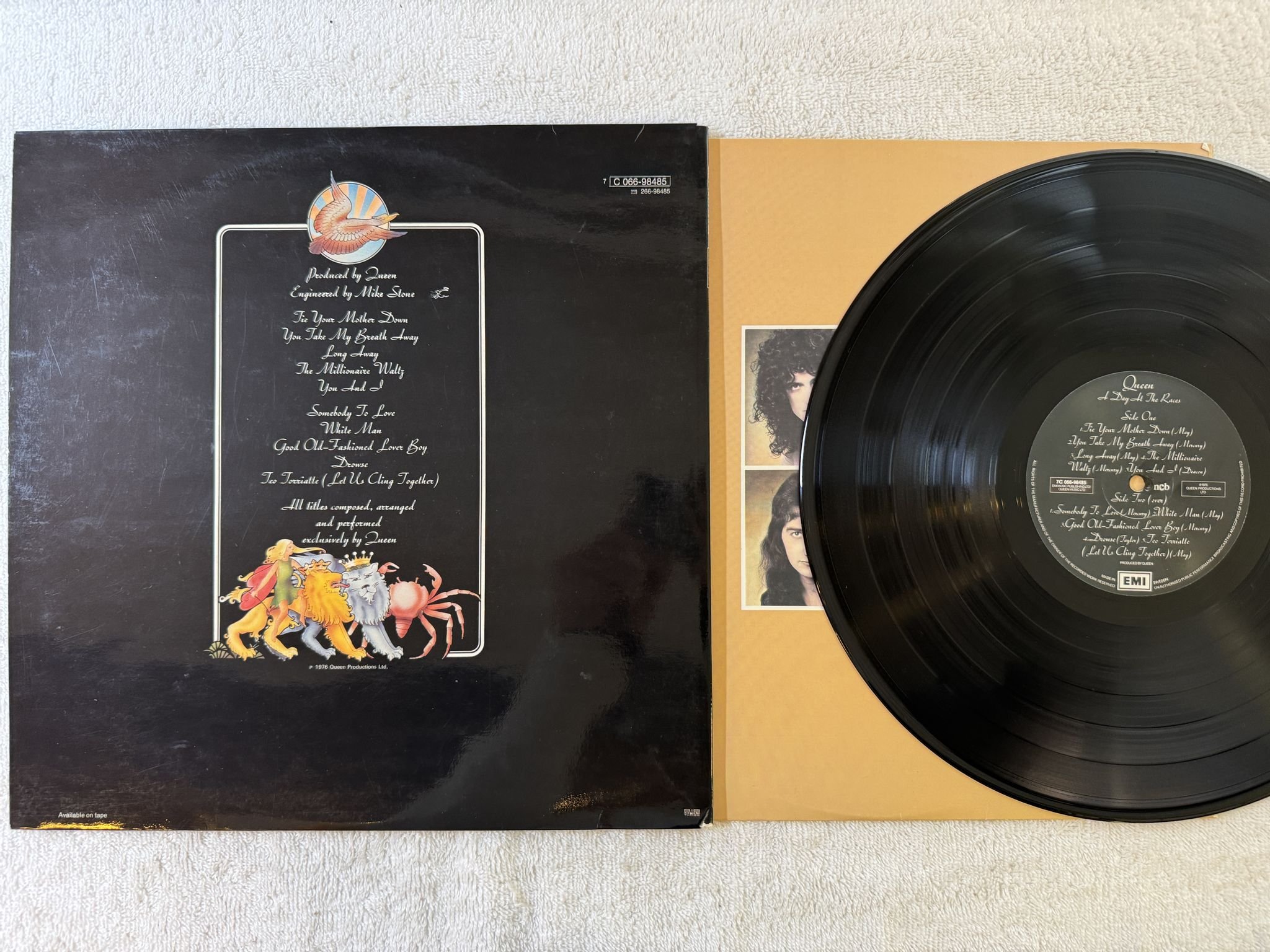 Omslagsbild för skivan QUEEN a day at the races LP ncb EMI 7C 066-98485