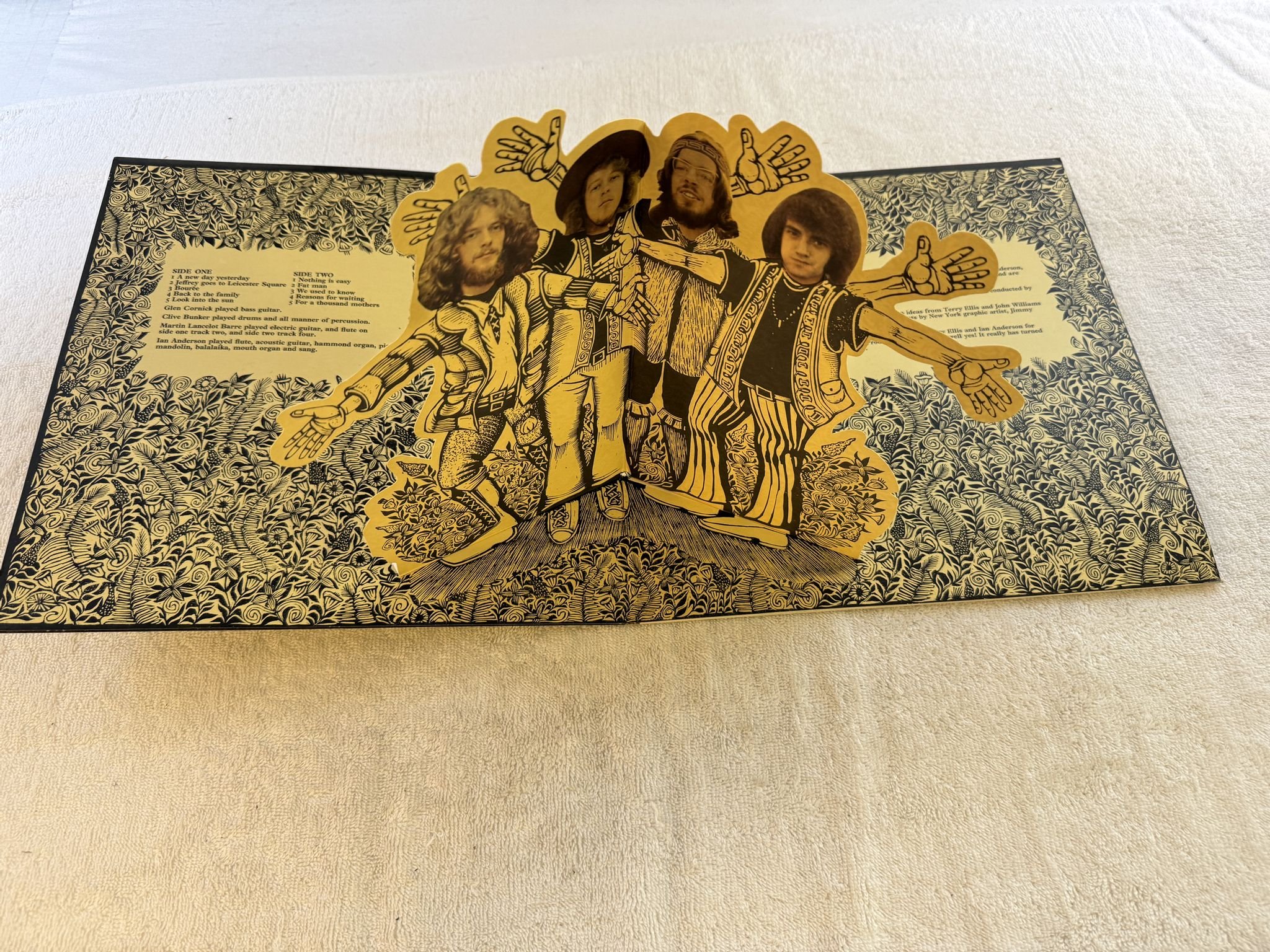 Omslagsbild för skivan JETHRO TULL stand up LP -69/73 UK CHRYSALIS CHR 1042