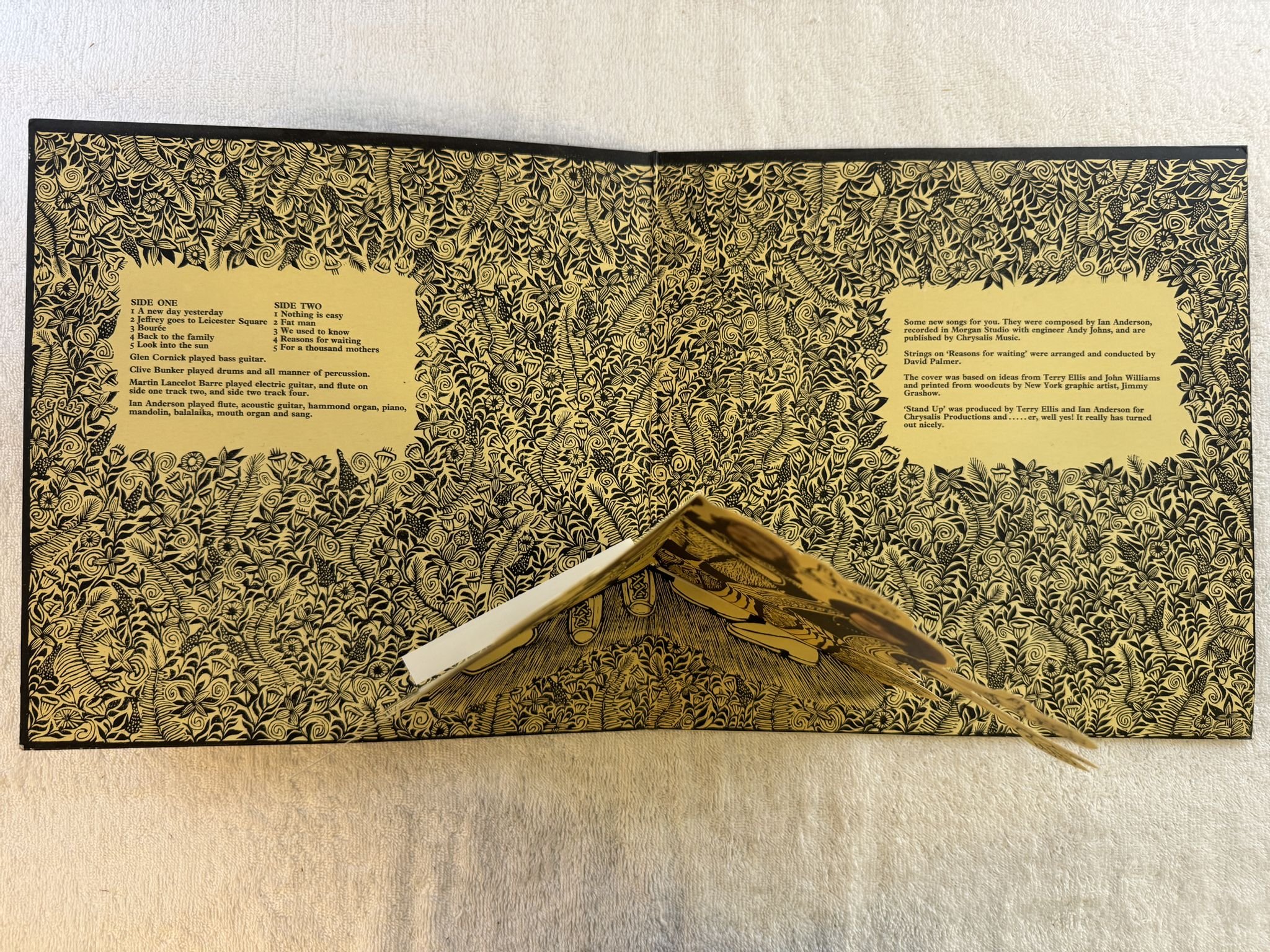 Omslagsbild för skivan JETHRO TULL stand up LP -69/73 UK CHRYSALIS CHR 1042