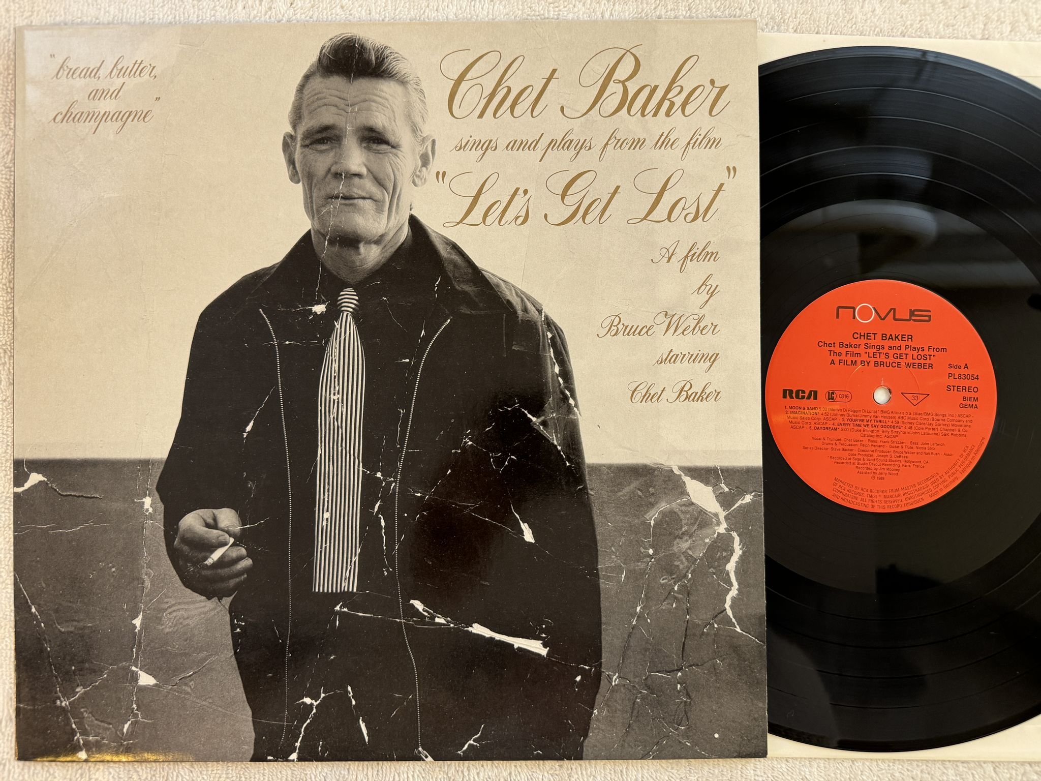Omslagsbild för skivan CHET BAKER let's get lost LP -89 Ger NOVUS PL83054 *** soundtrack ***