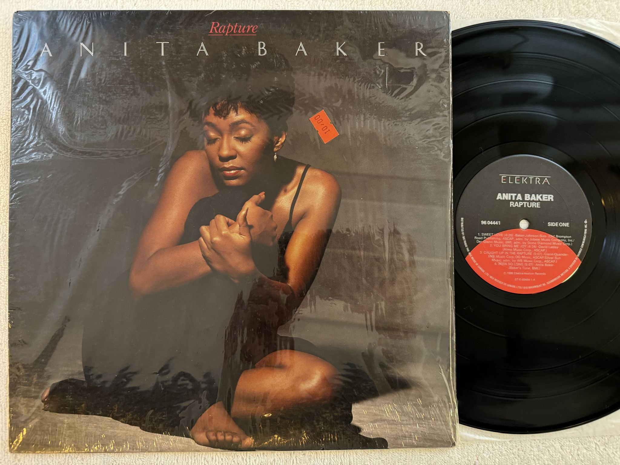 Omslagsbild för skivan ANITA BAKER rapture LP -86 Can ELEKTRA 96 04441 *** CLASSIC ***