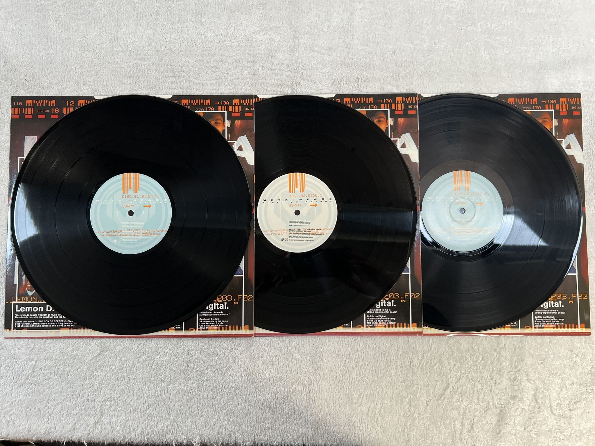 Omslagsbild för skivan V/A platinum breakz 3xLP -96 FFRR 828 783-1 ** DRUM N BASS **